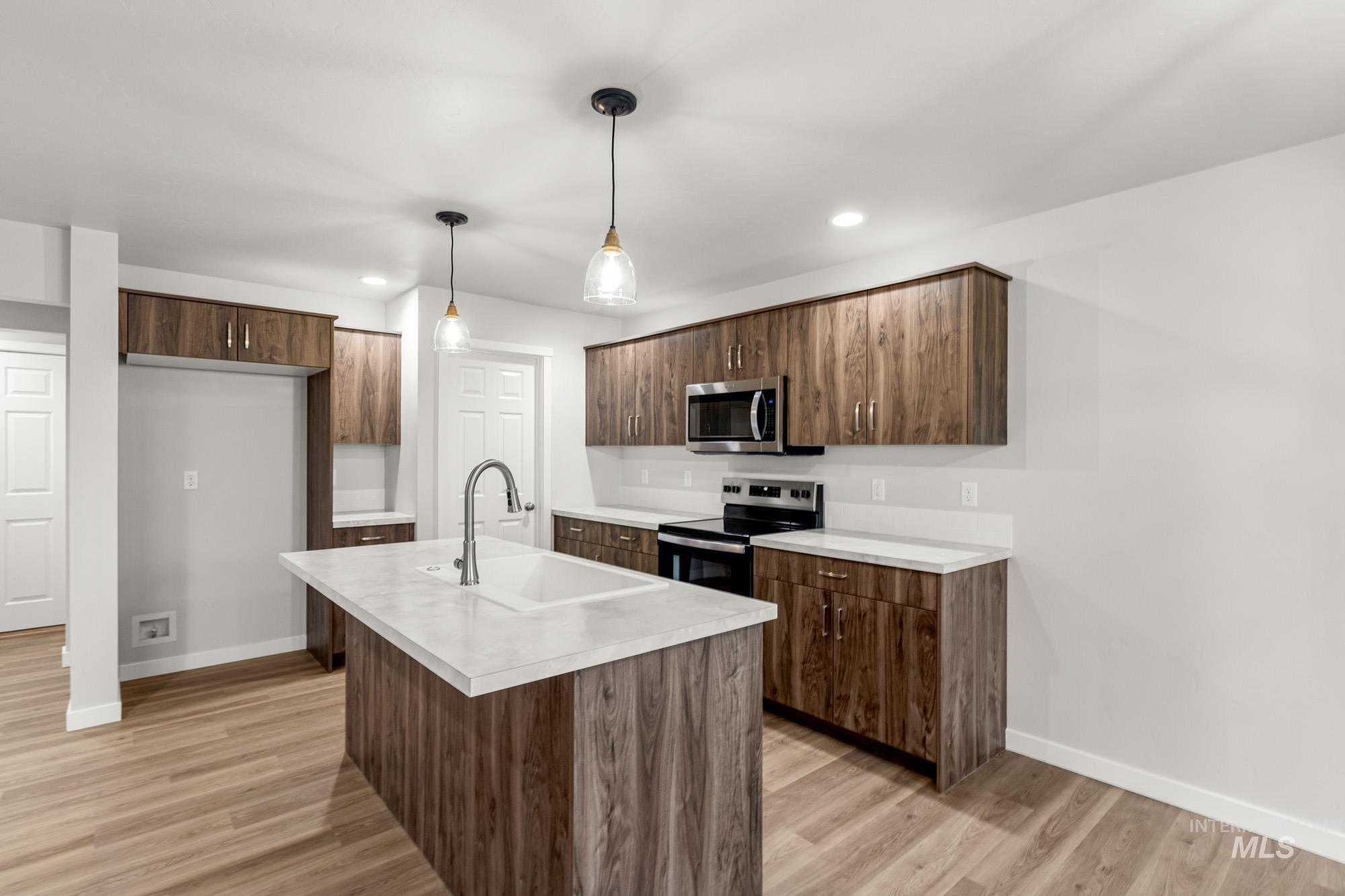 10851 Rutland St, Caldwell, Idaho 83605, 3 Bedrooms, 2.5 Bathrooms, Residential For Sale, Price $389,990,MLS 98969746