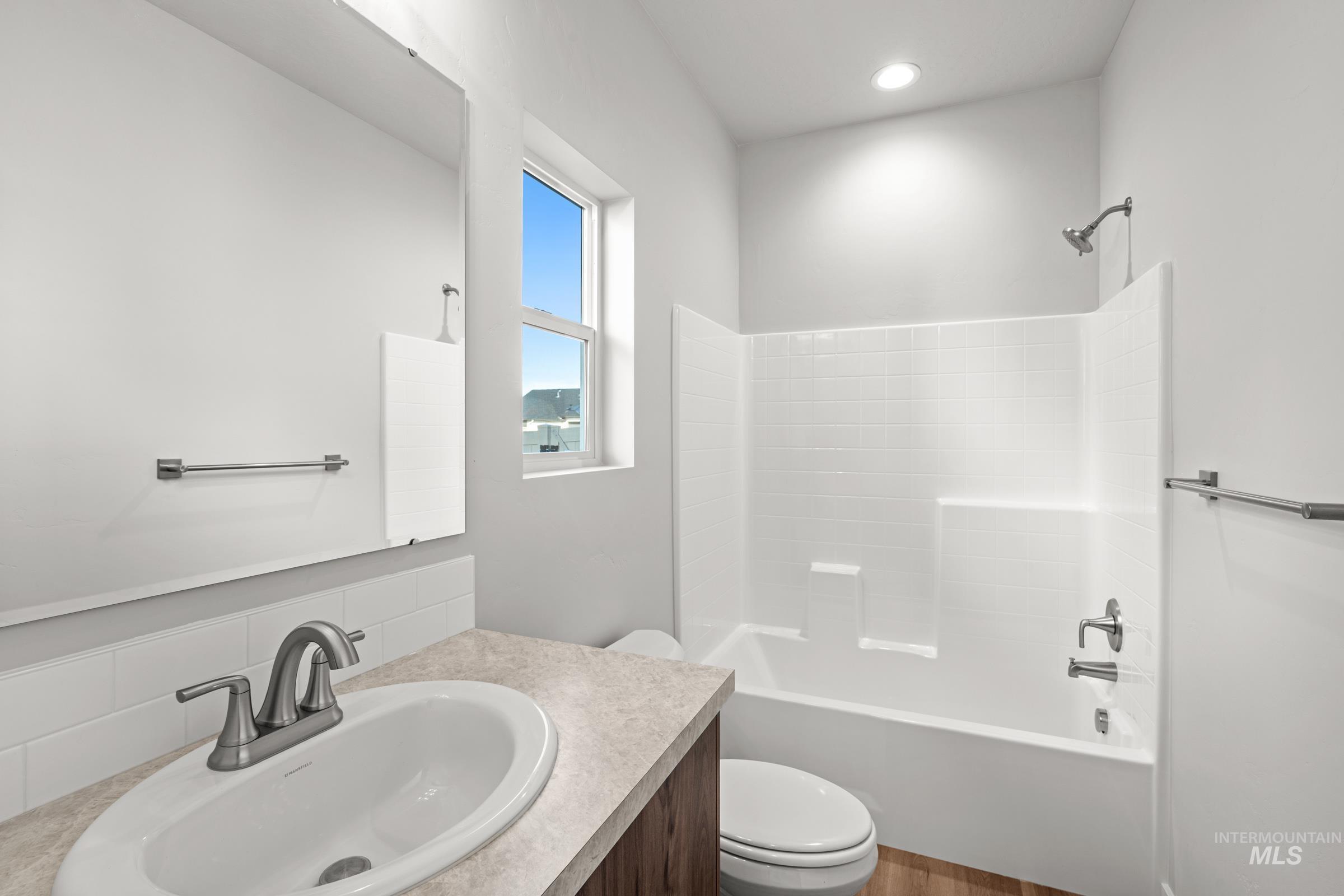 1645 Dyer St, Middleton, Idaho 83644, 5 Bedrooms, 4.5 Bathrooms, Residential For Sale, Price $739,990, 98969747