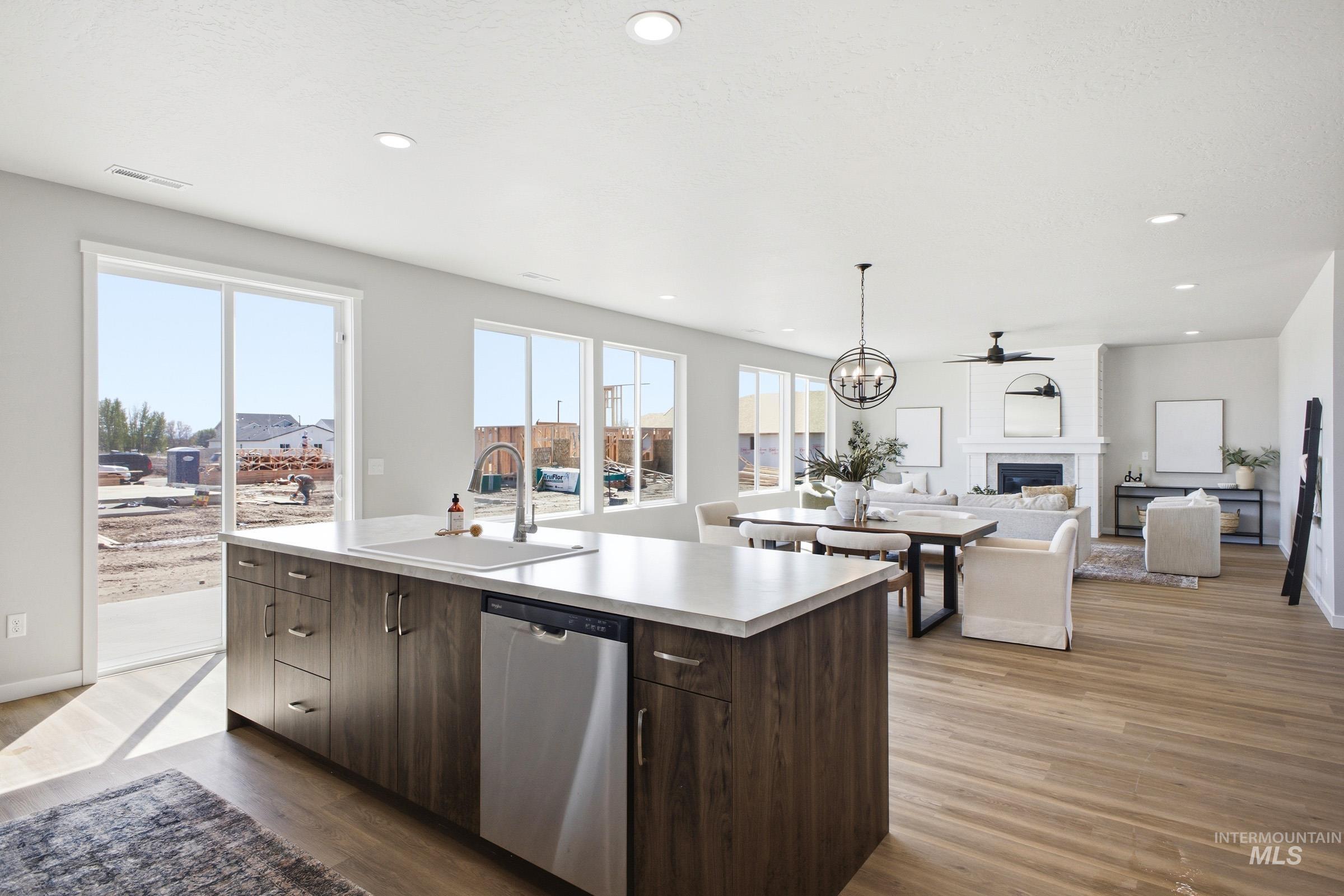 1645 Dyer St, Middleton, Idaho 83644, 5 Bedrooms, 4.5 Bathrooms, Residential For Sale, Price $728,990,MLS 98969747