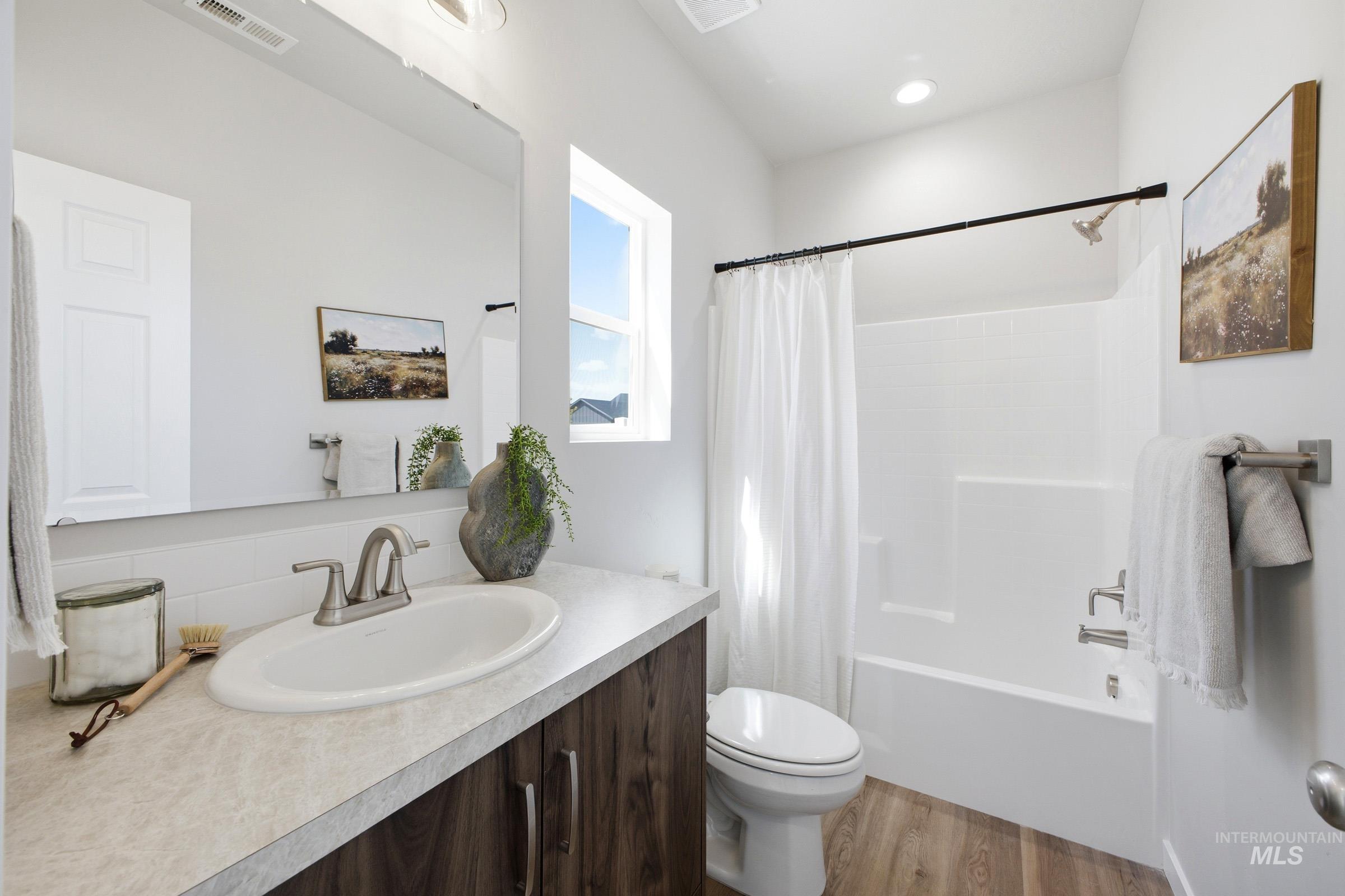 1645 Dyer St, Middleton, Idaho 83644, 5 Bedrooms, 4.5 Bathrooms, Residential For Sale, Price $728,990,MLS 98969747