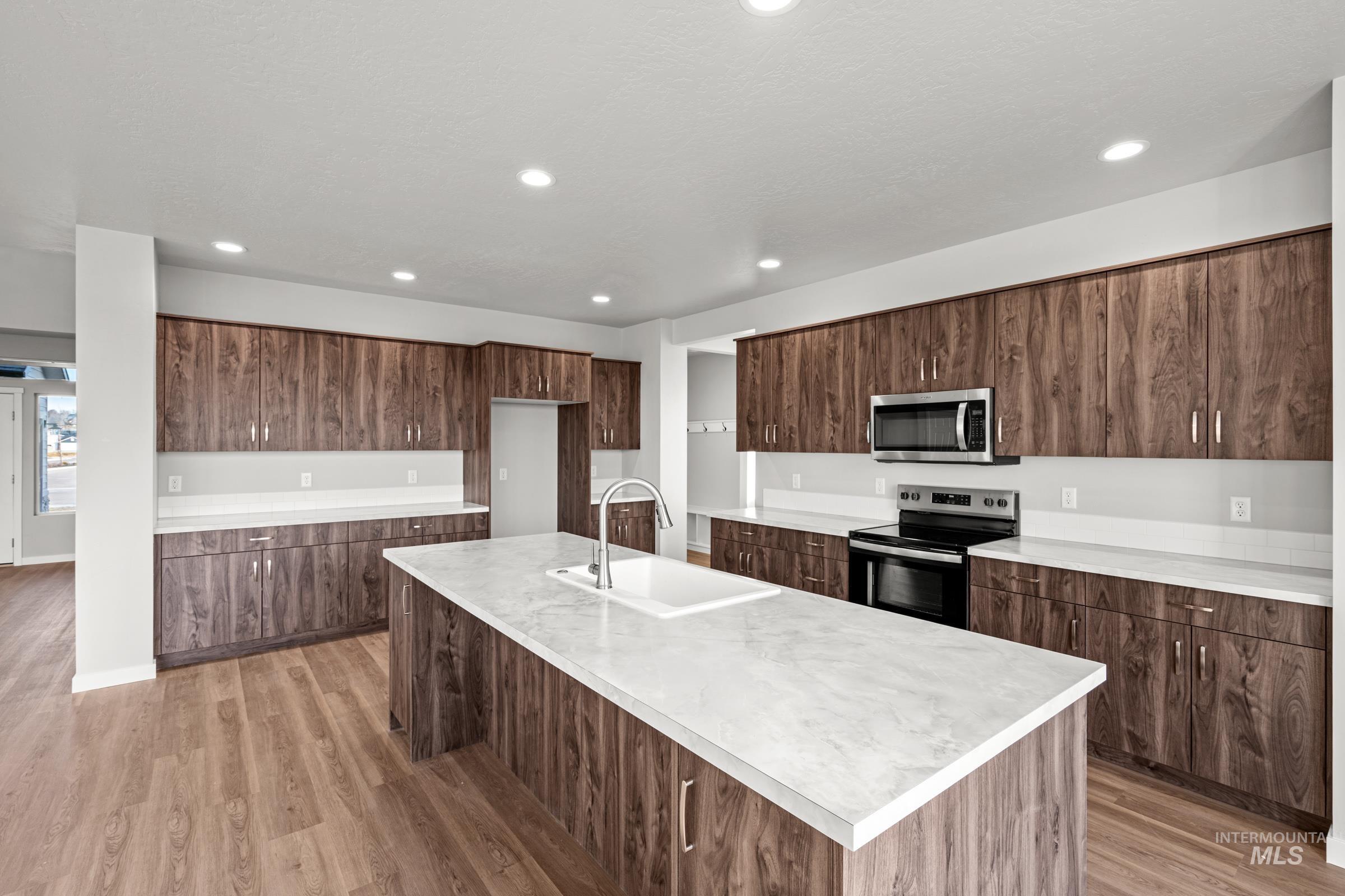 1645 Dyer St, Middleton, Idaho 83644, 5 Bedrooms, 4.5 Bathrooms, Residential For Sale, Price $739,990, 98969747