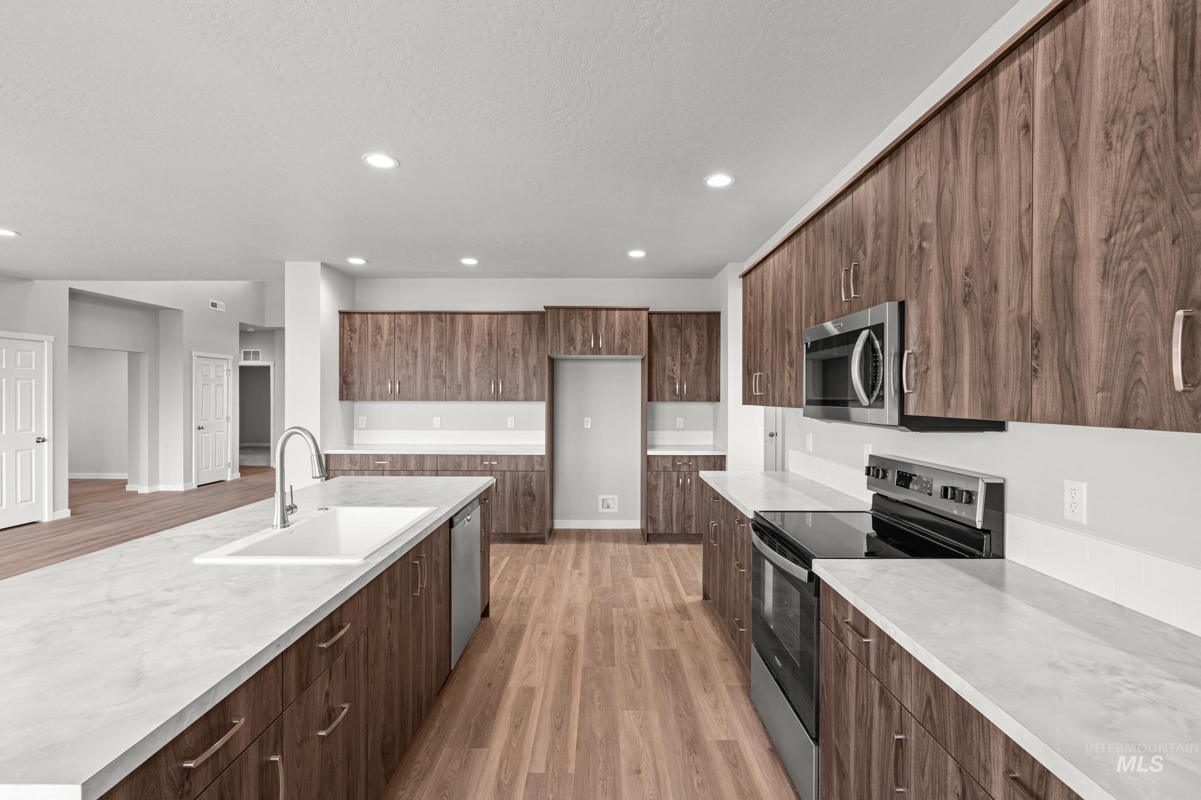 1645 Dyer St, Middleton, Idaho 83644, 5 Bedrooms, 4.5 Bathrooms, Residential For Sale, Price $739,990, 98969747