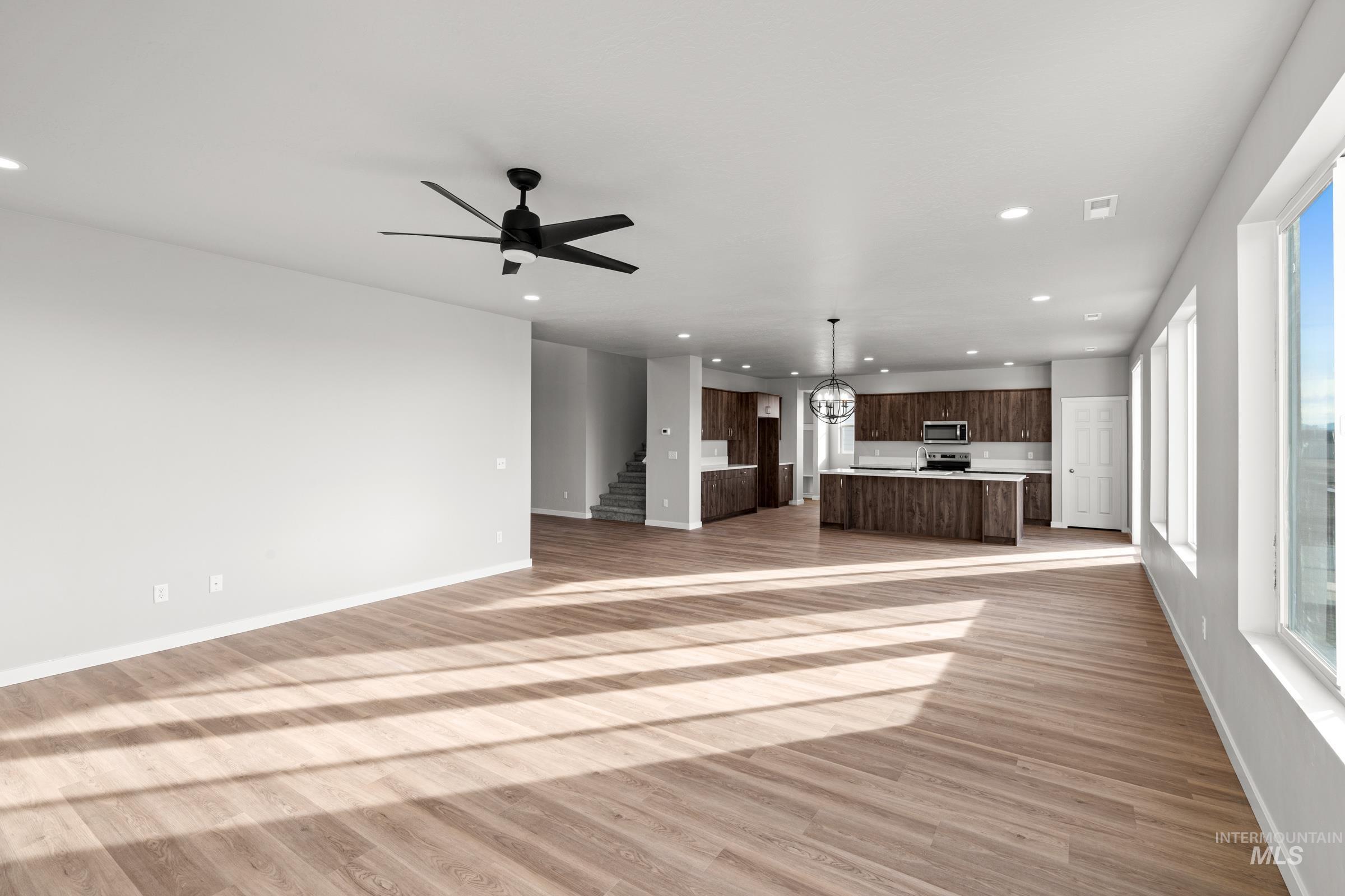 1645 Dyer St, Middleton, Idaho 83644, 5 Bedrooms, 4.5 Bathrooms, Residential For Sale, Price $739,990, 98969747