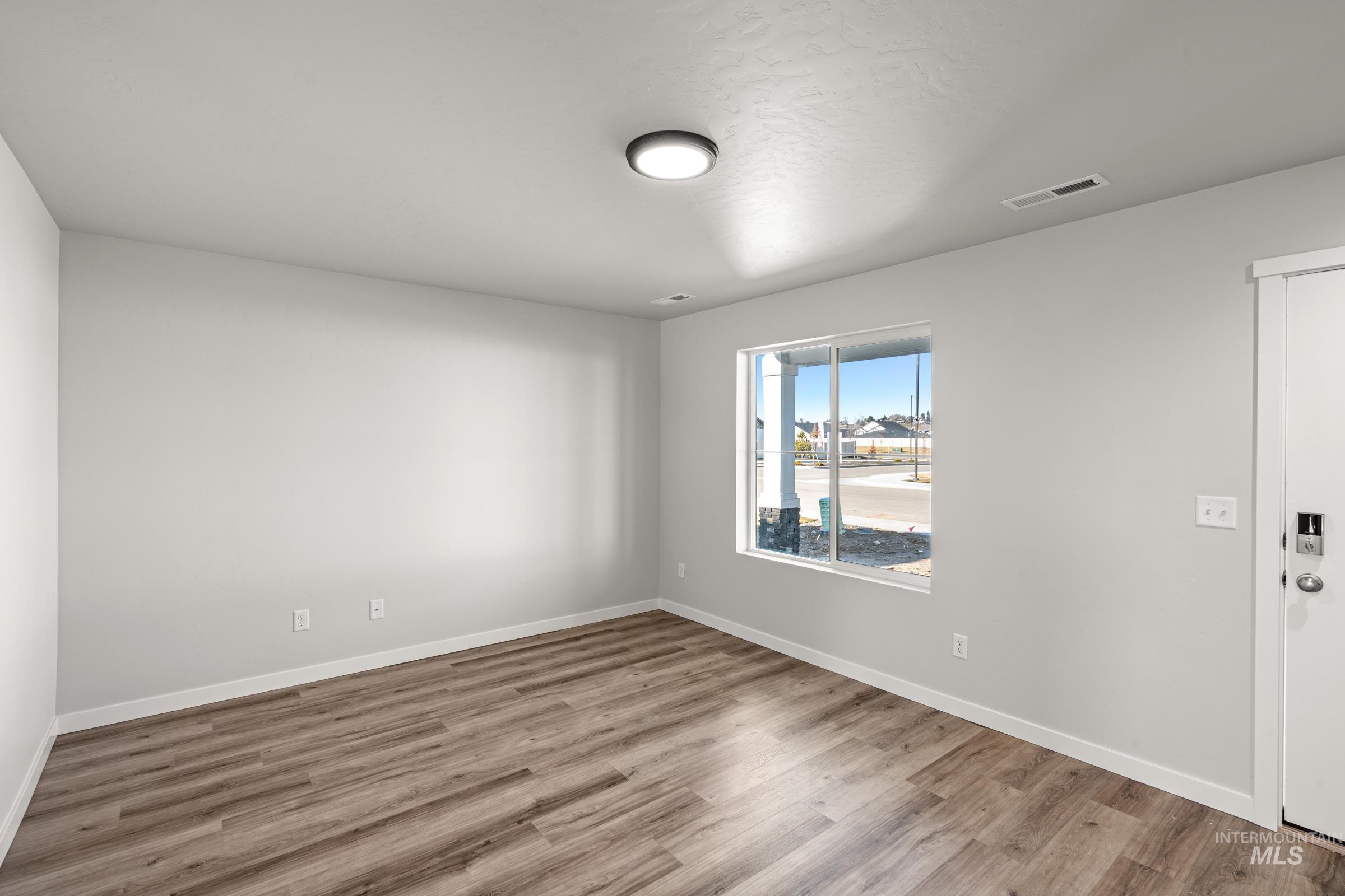 1647 Dyer St, Middleton, Idaho 83644, 5 Bedrooms, 3 Bathrooms, Residential For Sale, Price $509,990, 98969748