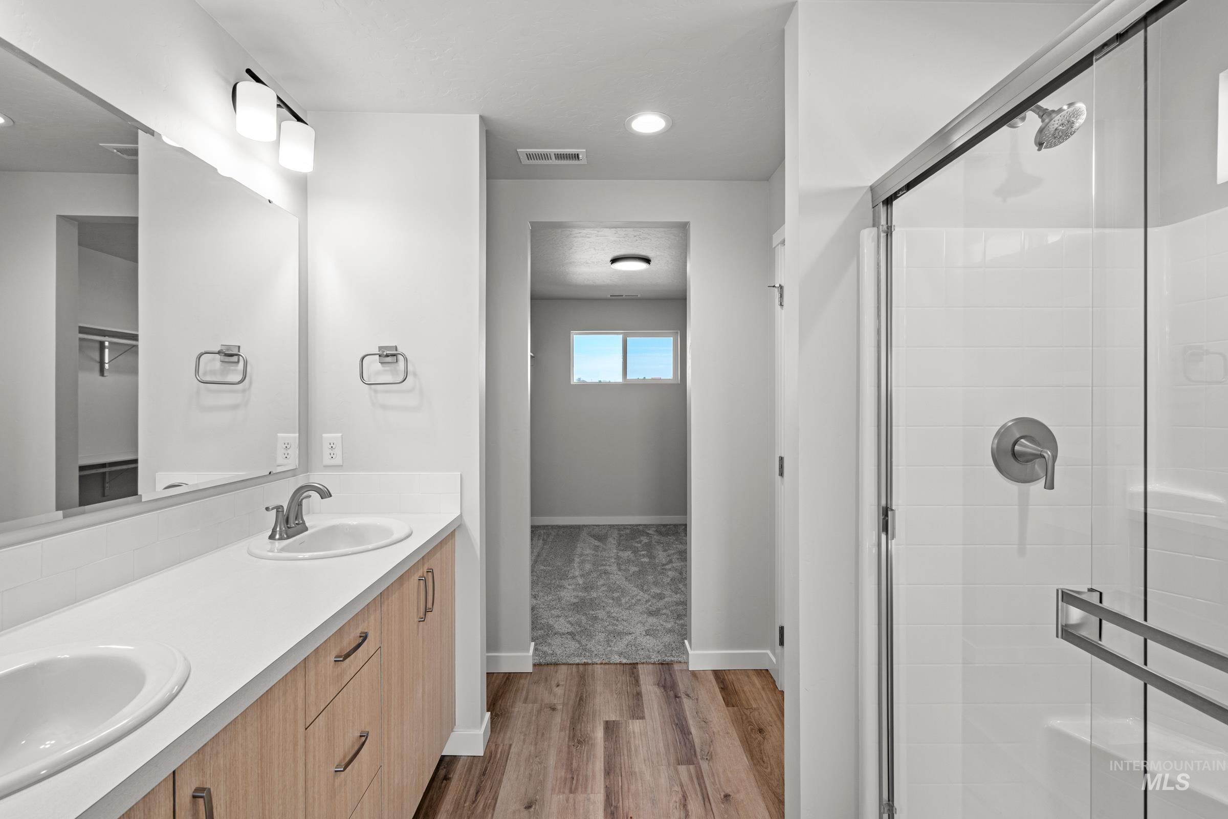 1647 Dyer St, Middleton, Idaho 83644, 5 Bedrooms, 3 Bathrooms, Residential For Sale, Price $509,990, 98969748