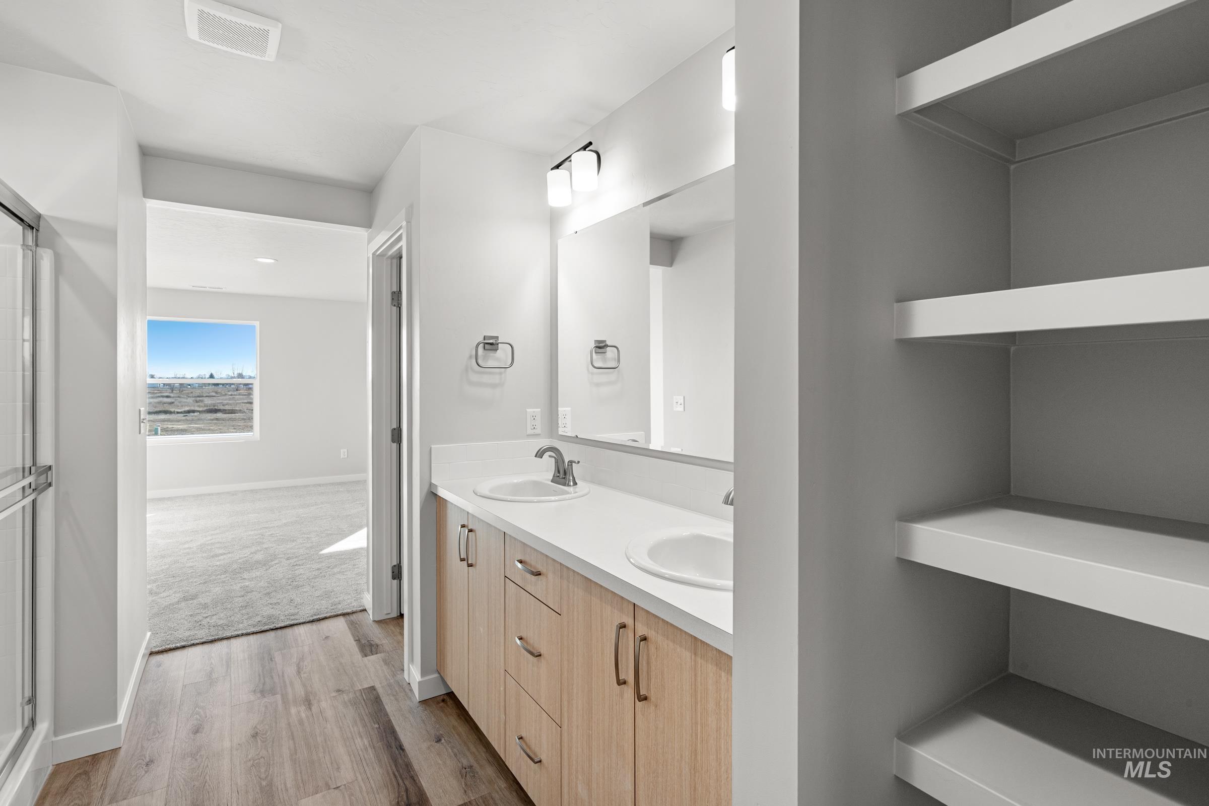 1647 Dyer St, Middleton, Idaho 83644, 5 Bedrooms, 3 Bathrooms, Residential For Sale, Price $509,990, 98969748