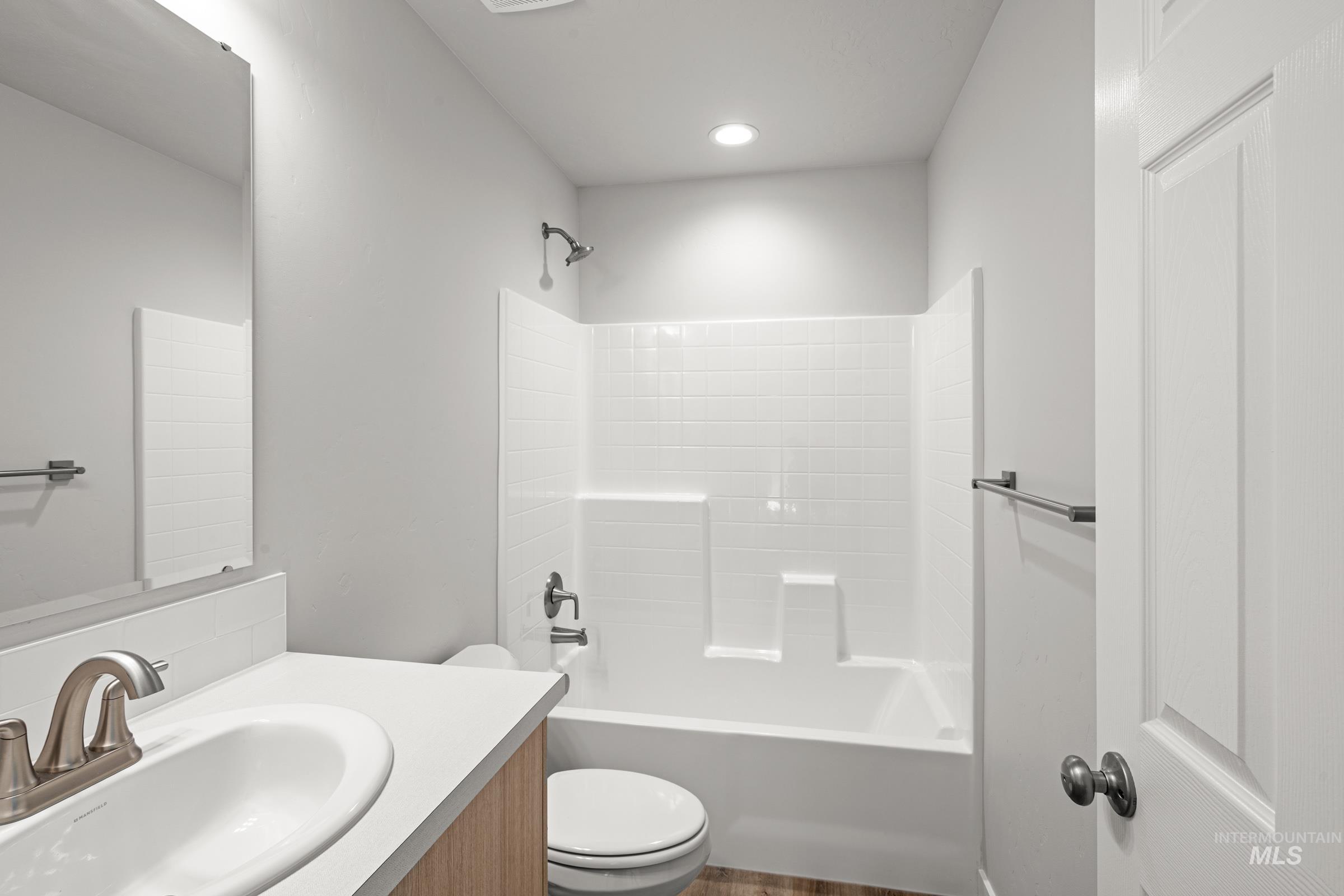 1647 Dyer St, Middleton, Idaho 83644, 5 Bedrooms, 3 Bathrooms, Residential For Sale, Price $509,990, 98969748