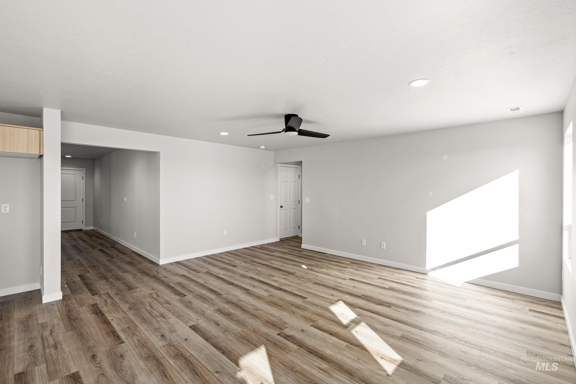 1647 Dyer St, Middleton, Idaho 83644, 5 Bedrooms, 3 Bathrooms, Residential For Sale, Price $509,990, 98969748