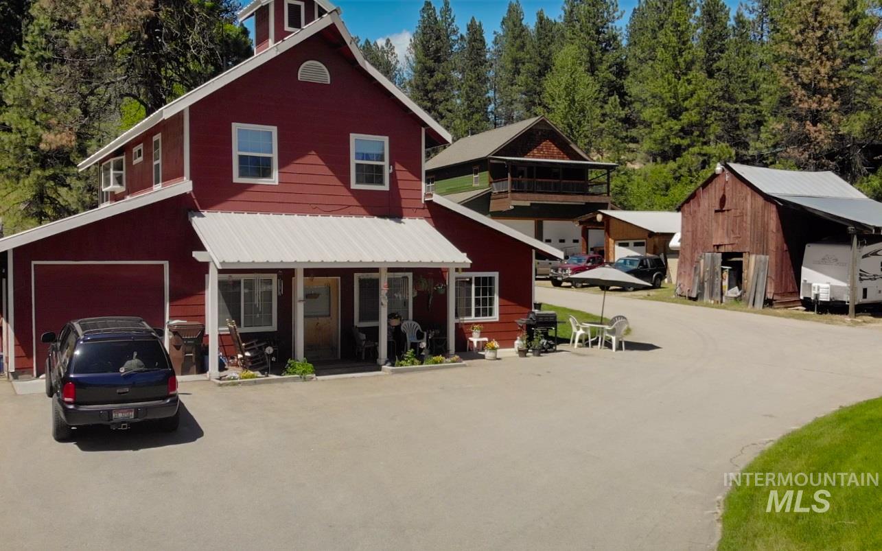 840/842 Banks Lowman Rd, Garden Valley, Idaho 83622, 2 Bedrooms, 1 Bathroom, Residential Income For Sale, Price $2,950,000, 98969770