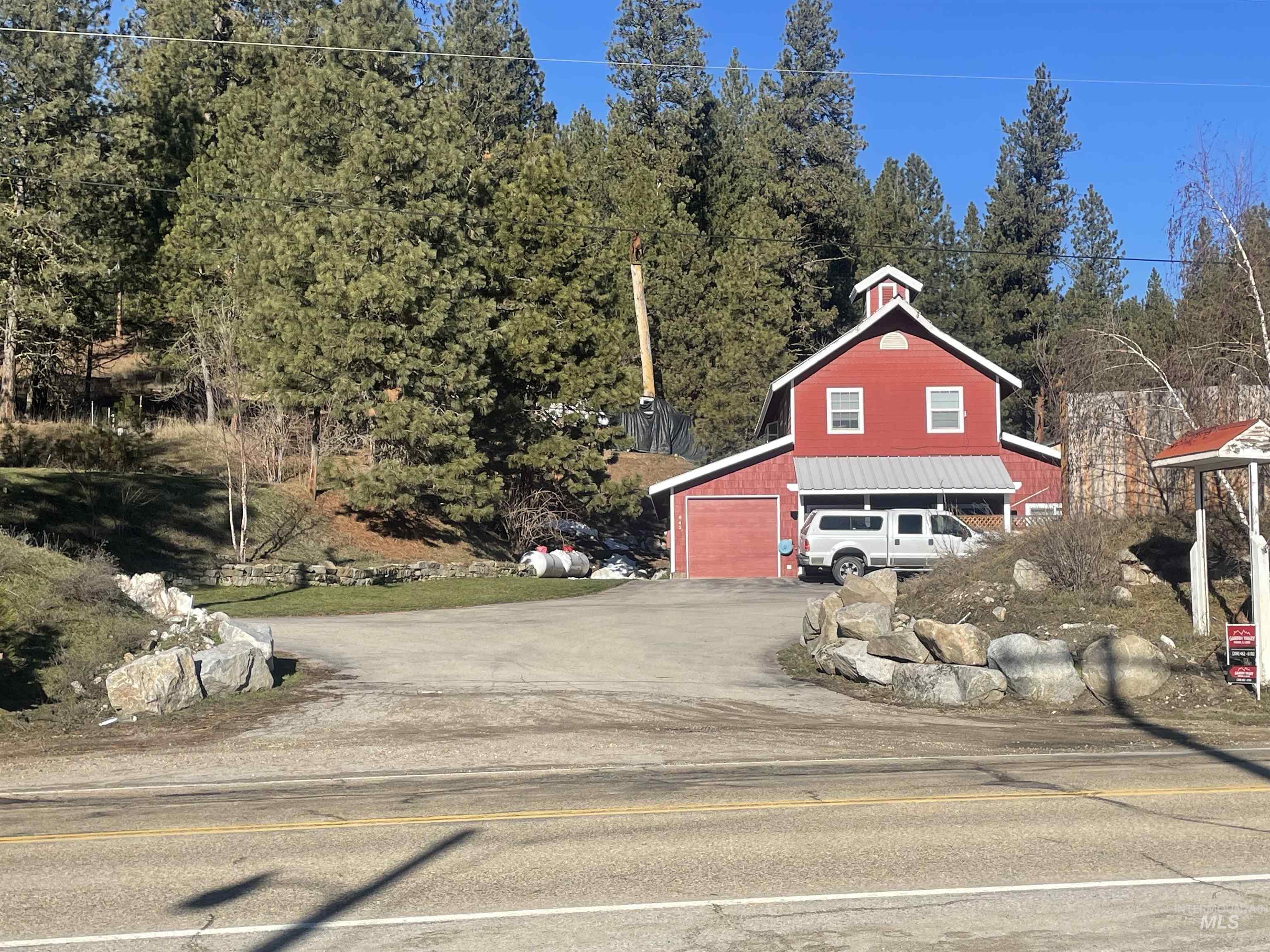 840/842 Banks Lowman Rd, Garden Valley, Idaho 83622, 2 Bedrooms, 1 Bathroom, Residential Income For Sale, Price $2,950,000,MLS 98969770