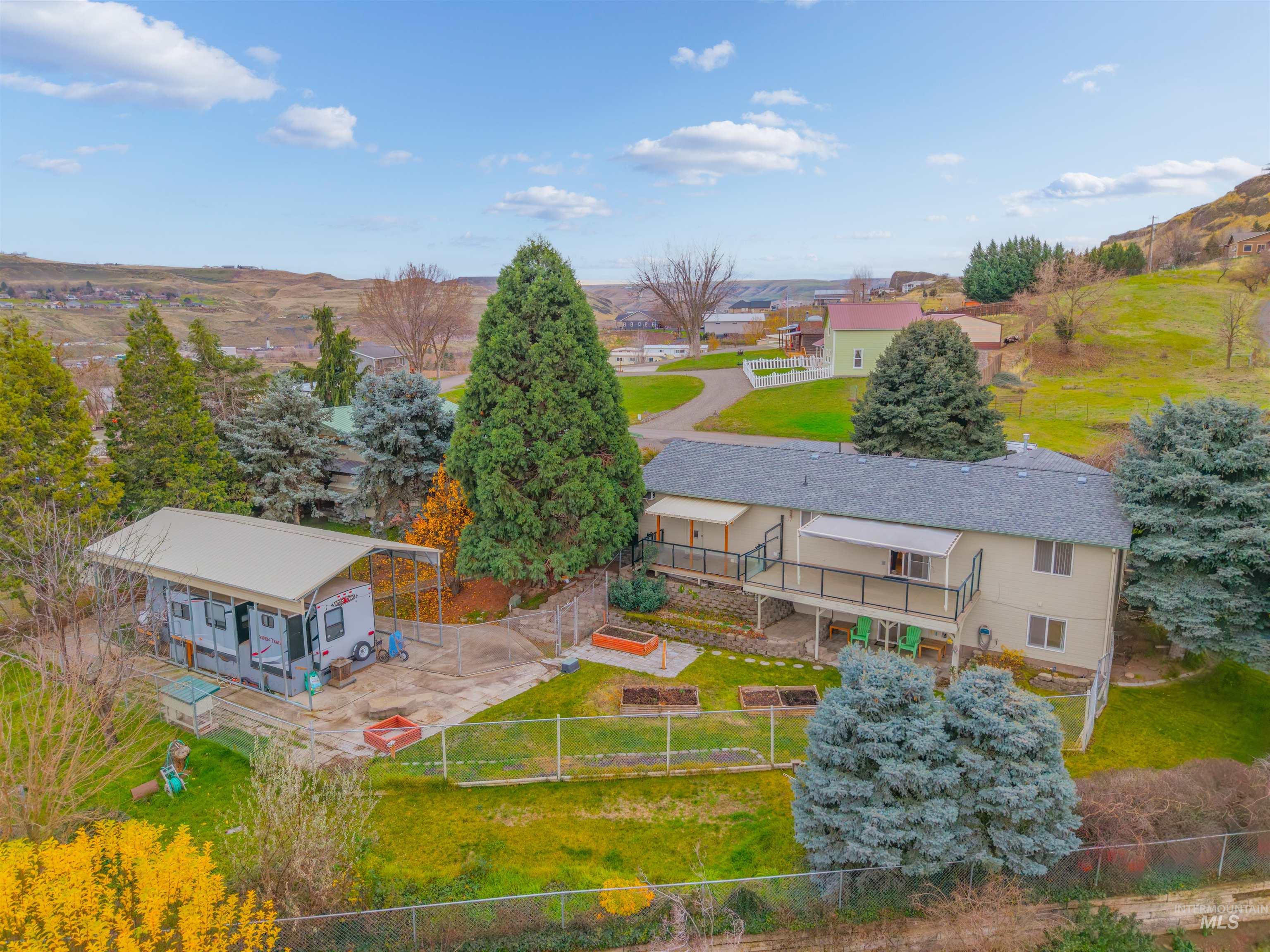 1373 Toby Ln, Clarkston, Washington 99403, 3 Bedrooms, 2 Bathrooms, Residential For Sale, Price $545,000, 98969775