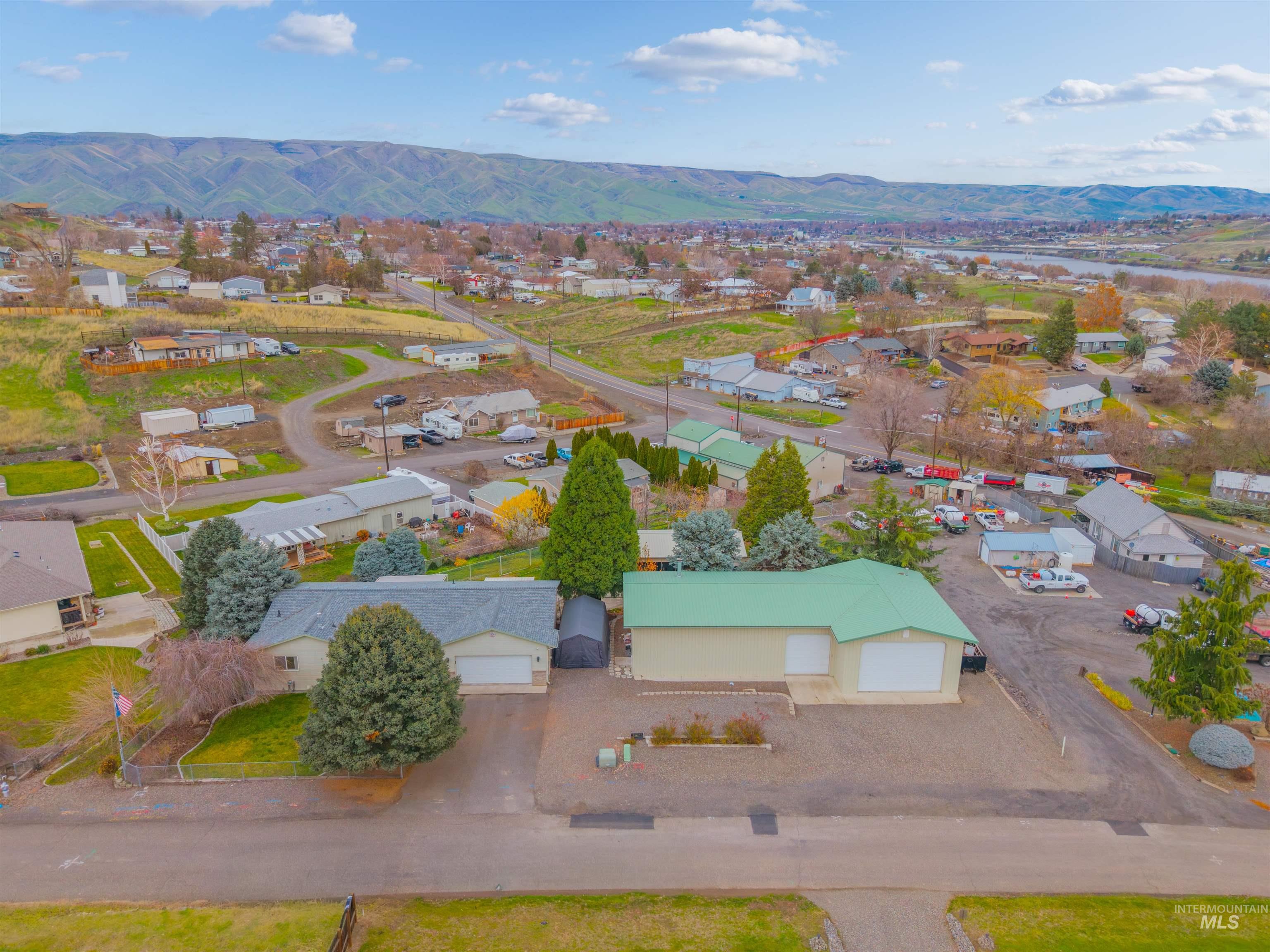 1373 Toby Ln, Clarkston, Washington 99403, 3 Bedrooms, 2 Bathrooms, Residential For Sale, Price $545,000, 98969775