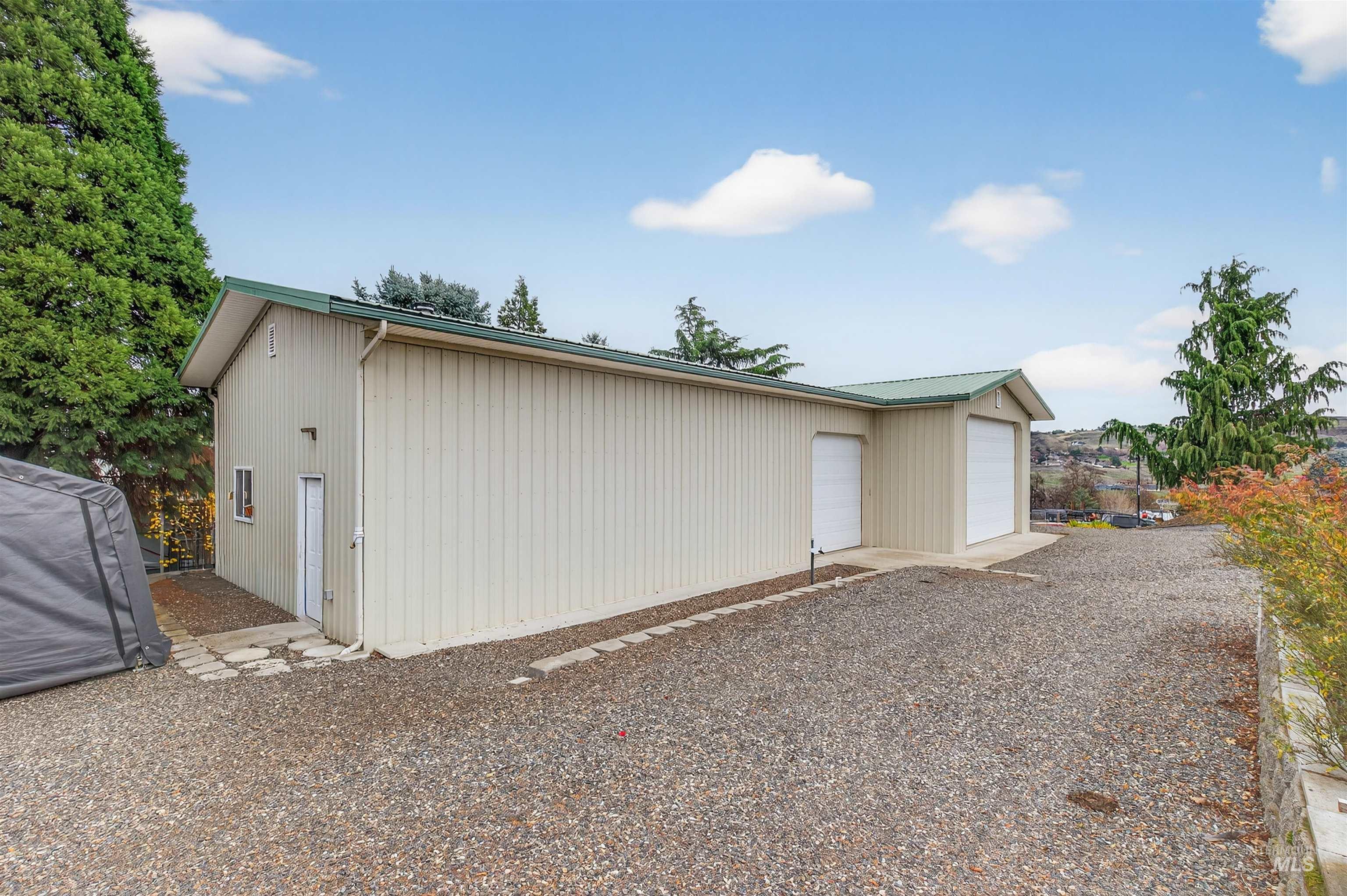 1373 Toby Ln, Clarkston, Washington 99403, 3 Bedrooms, 2 Bathrooms, Residential For Sale, Price $545,000,MLS 98969775