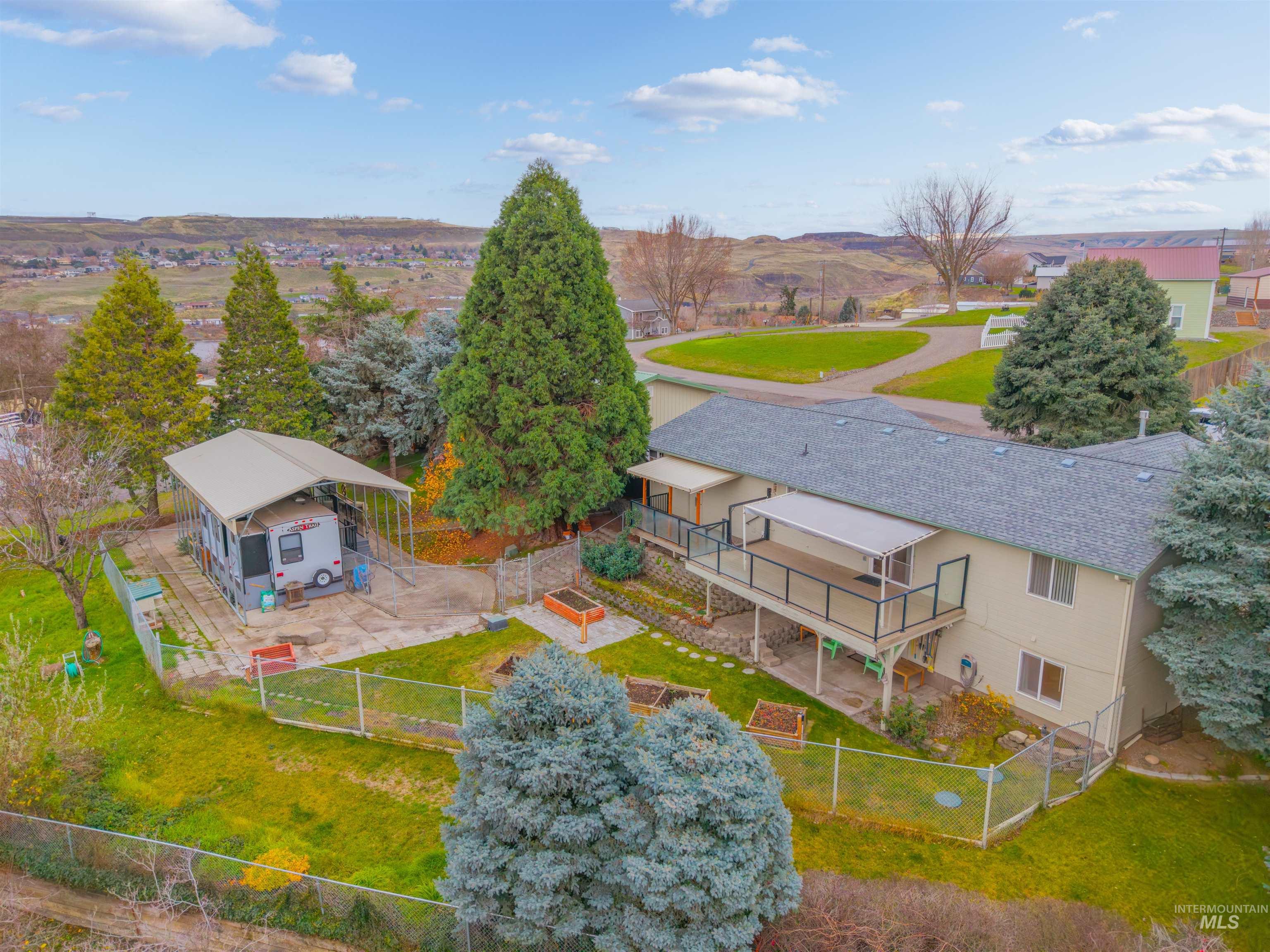 1373 Toby Ln, Clarkston, Washington 99403, 3 Bedrooms, 2 Bathrooms, Residential For Sale, Price $545,000, 98969775