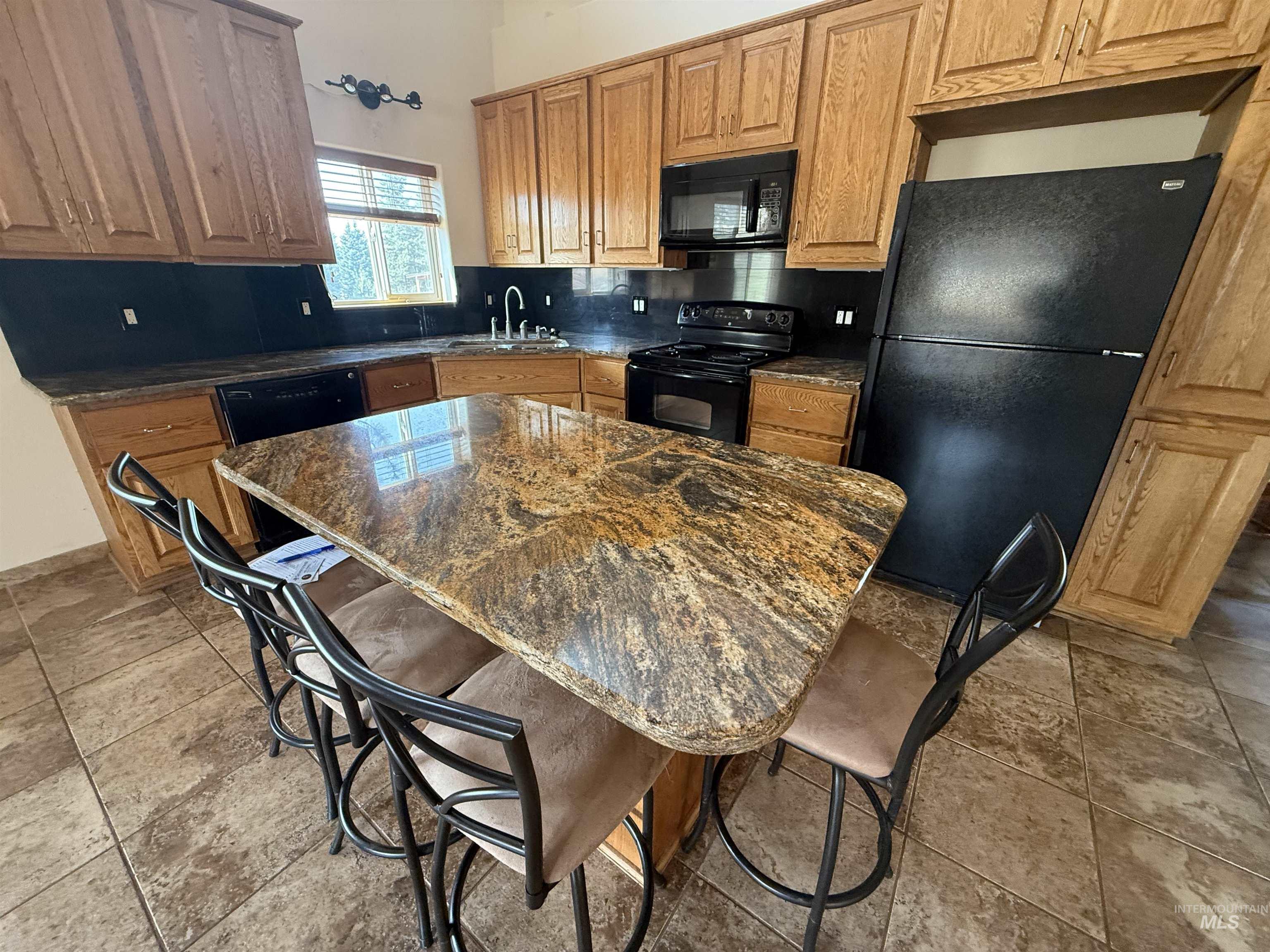 1653 Kidder Ridge, Kamiah, Idaho 83536, 2 Bedrooms, 2 Bathrooms, Residential For Sale, Price $689,000, 98969776