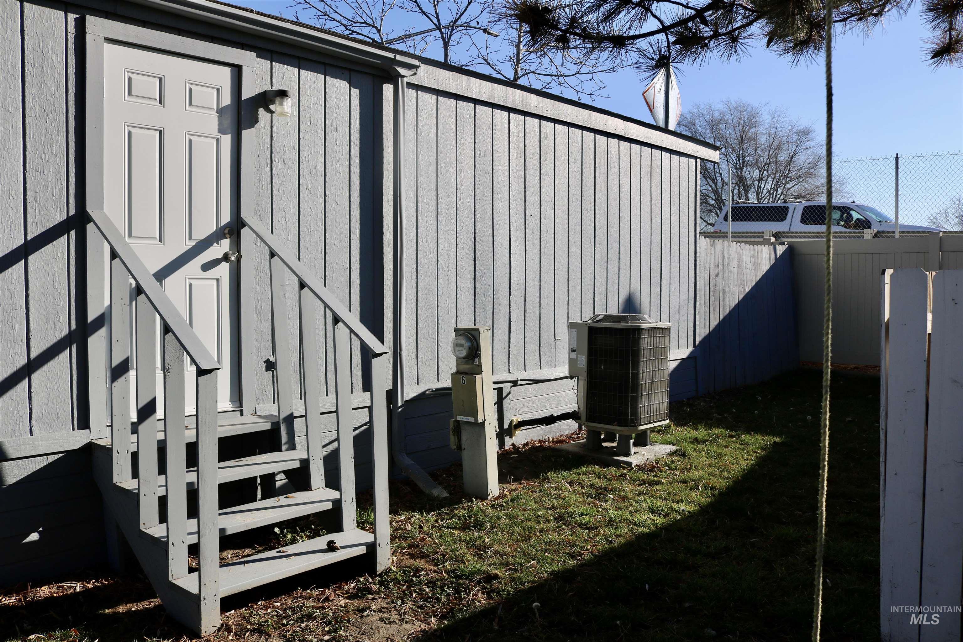 5015 Ustick TRLR # 6, Caldwell, Idaho 83605, 2 Bedrooms, 1 Bathroom, Residential For Sale, Price $84,900, 98969779