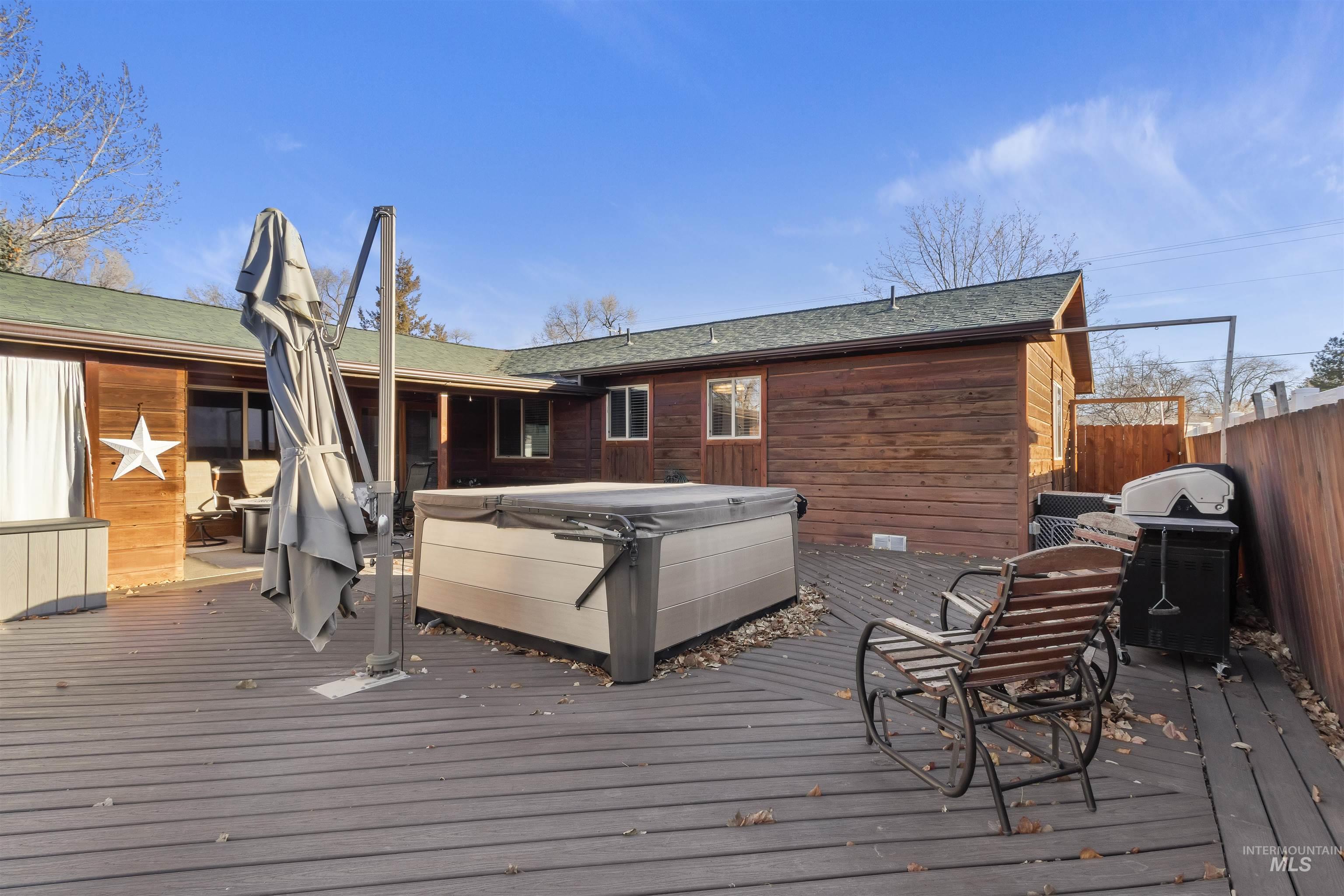 405 Fruitland Avenue North, Buhl, Idaho 83316, 3 Bedrooms, 3 Bathrooms, Residential For Sale, Price $549,900, 98969782