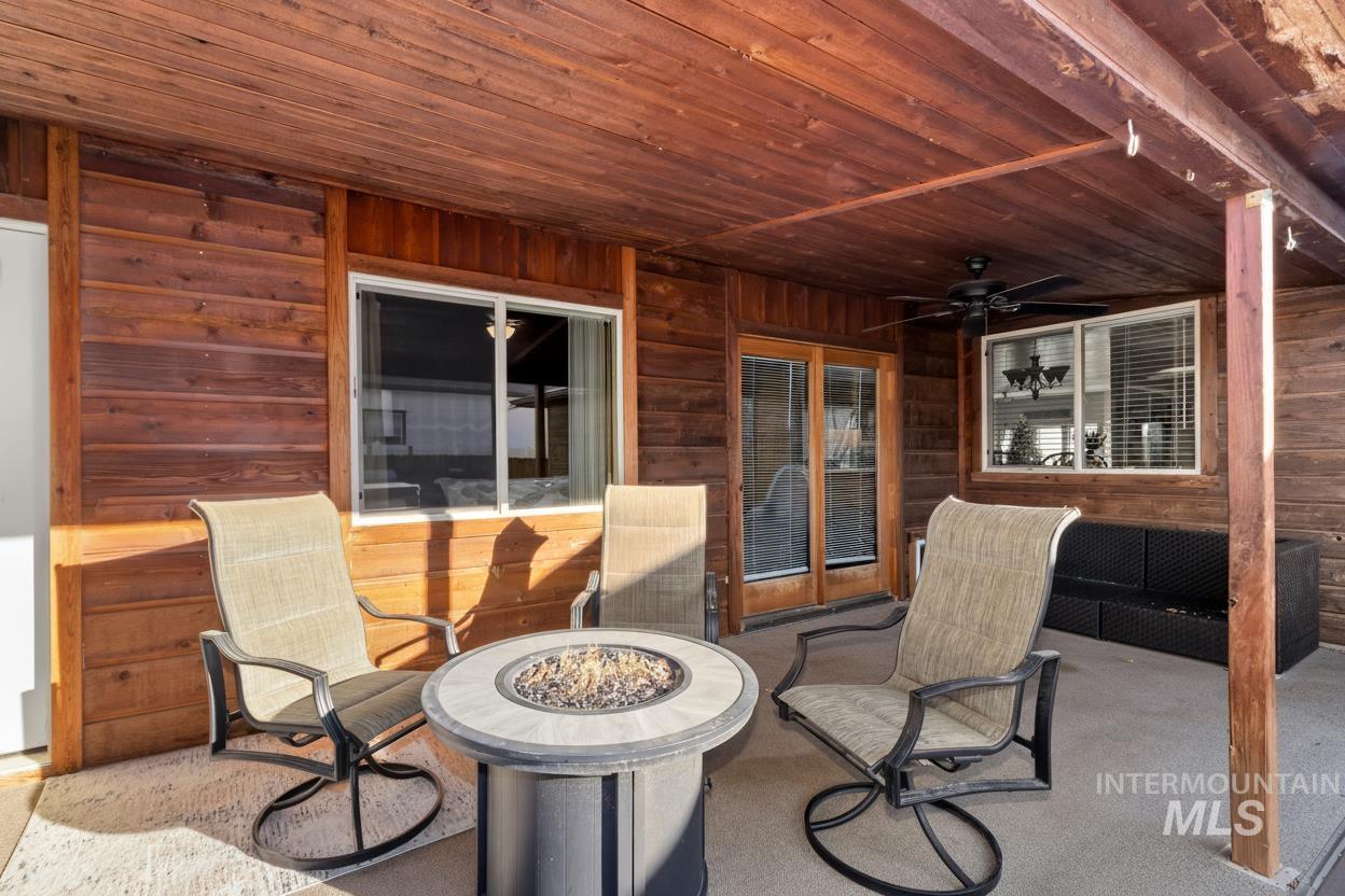 405 Fruitland Avenue North, Buhl, Idaho 83316, 3 Bedrooms, 3 Bathrooms, Residential For Sale, Price $549,900,MLS 98969782