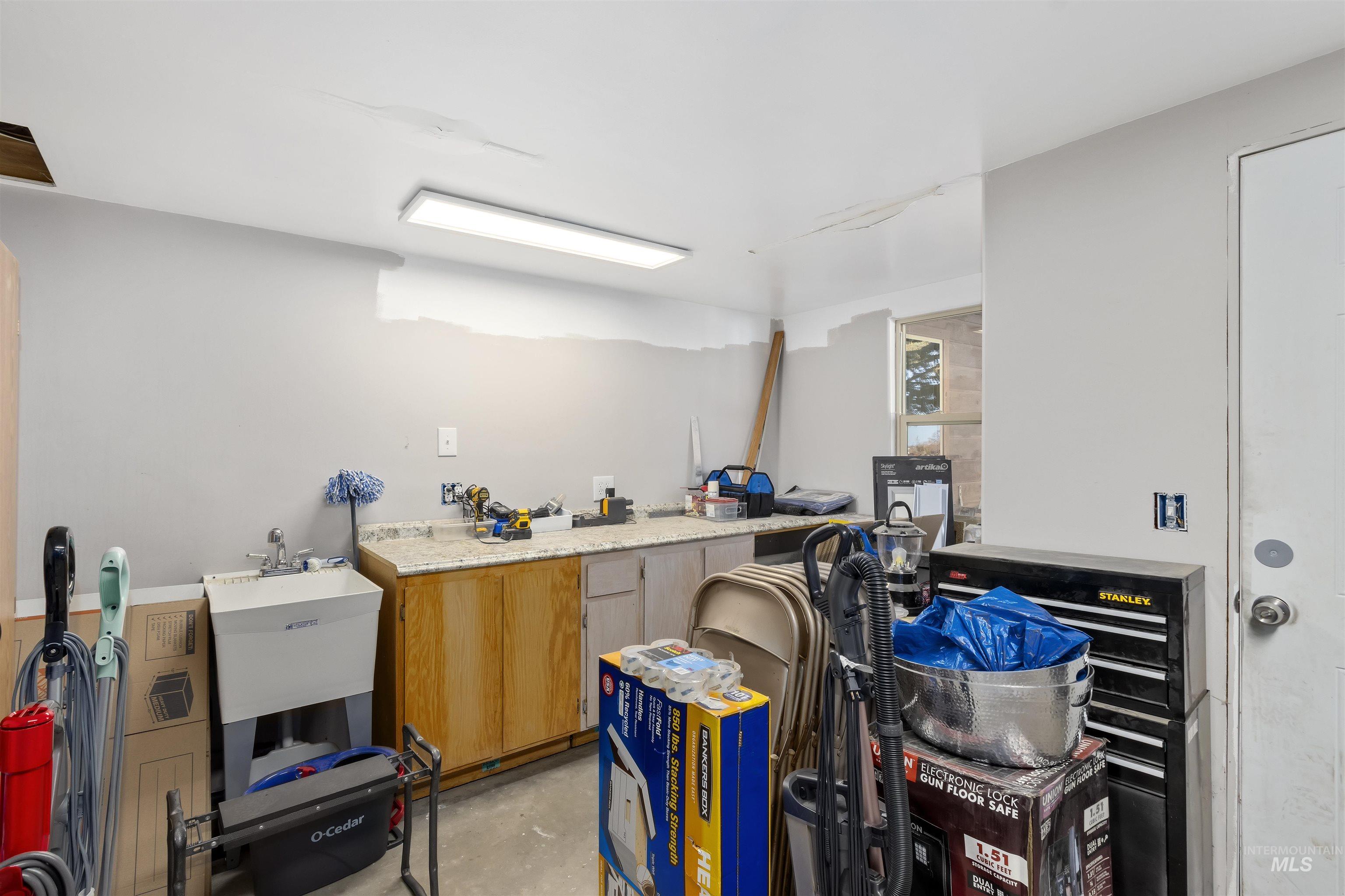 405 Fruitland Avenue North, Buhl, Idaho 83316, 3 Bedrooms, 3 Bathrooms, Residential For Sale, Price $549,900,MLS 98969782