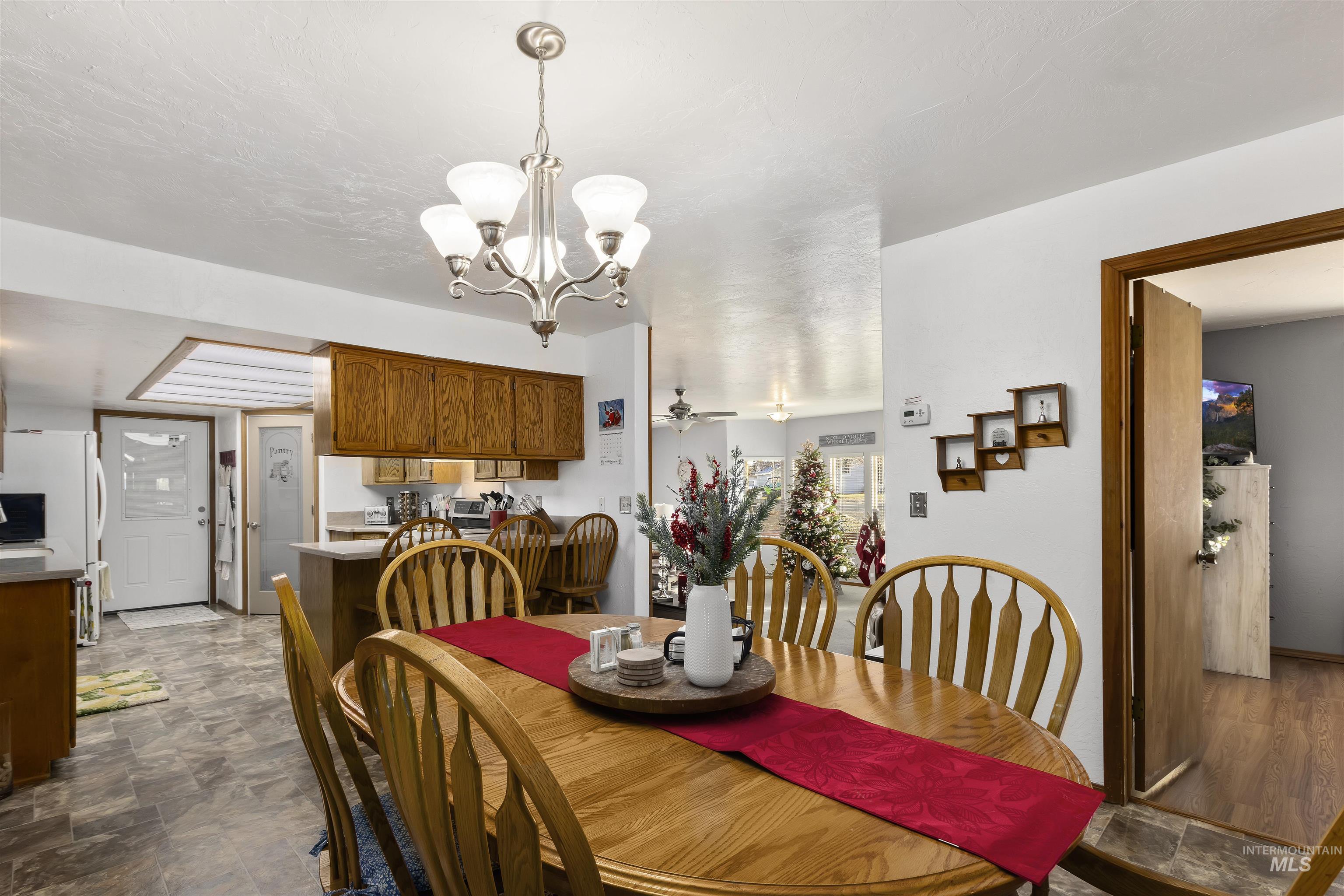 405 Fruitland Avenue North, Buhl, Idaho 83316, 3 Bedrooms, 3 Bathrooms, Residential For Sale, Price $549,900, 98969782