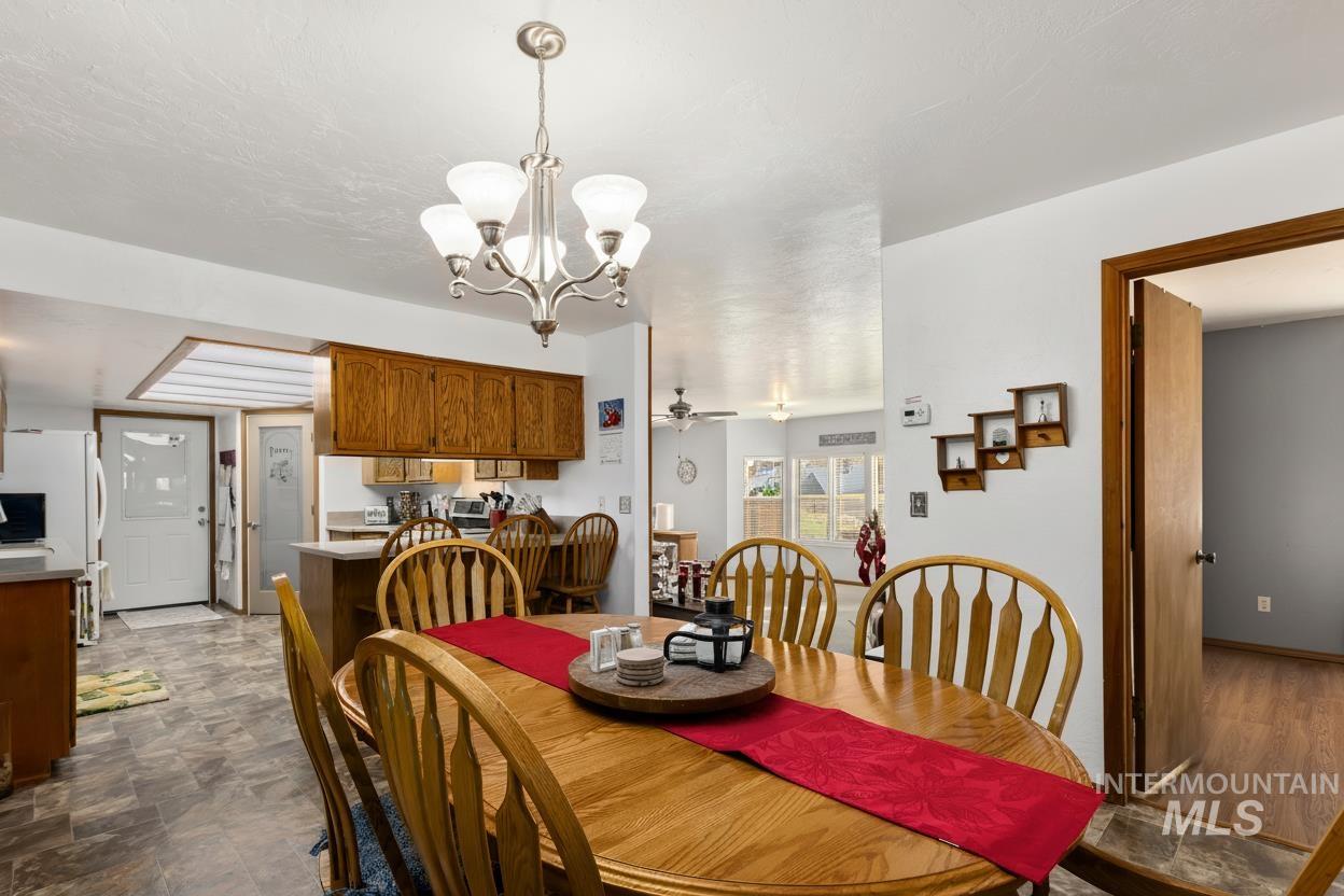 405 Fruitland Avenue North, Buhl, Idaho 83316, 3 Bedrooms, 3 Bathrooms, Residential For Sale, Price $549,900,MLS 98969782