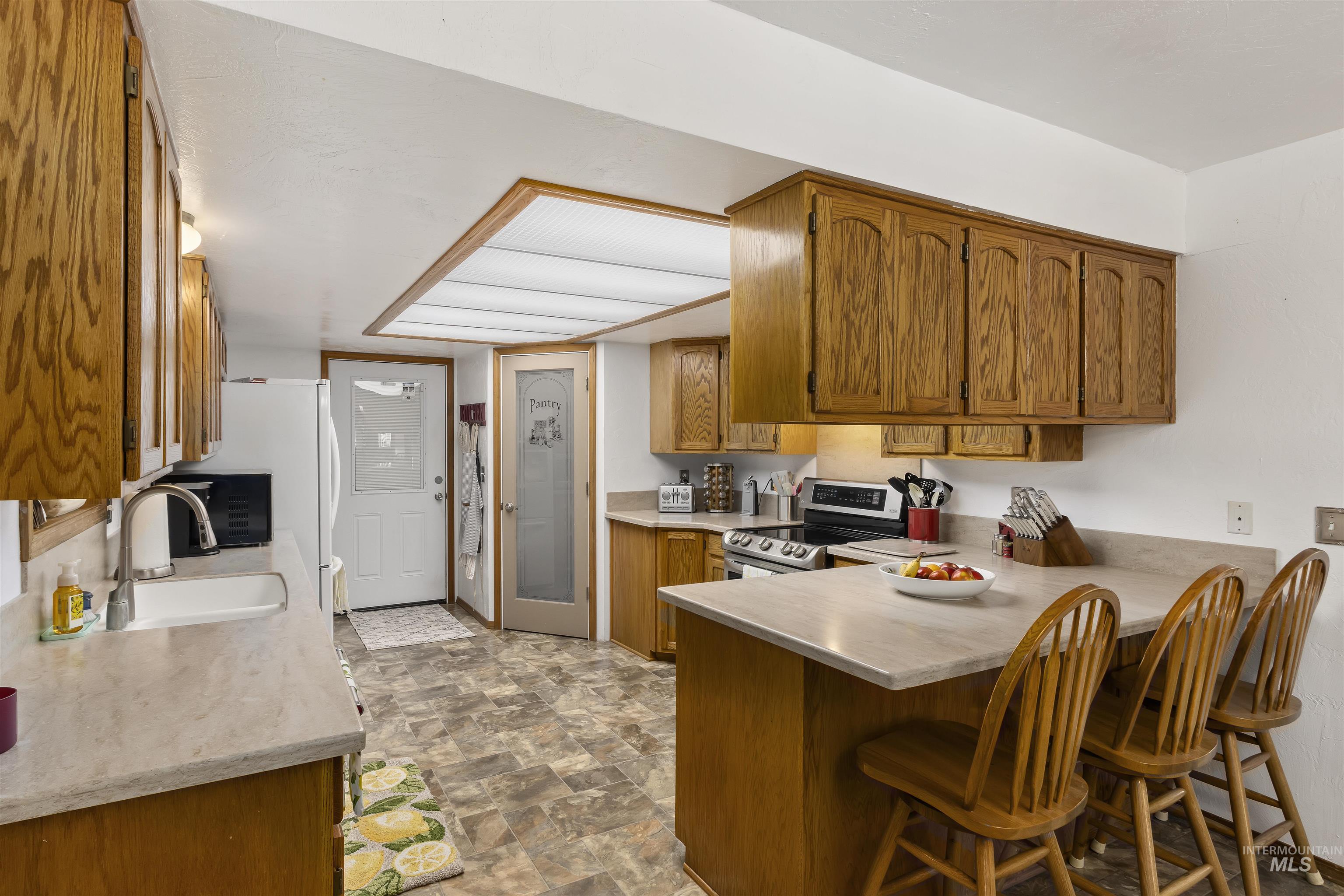 405 Fruitland Avenue North, Buhl, Idaho 83316, 3 Bedrooms, 3 Bathrooms, Residential For Sale, Price $549,900, 98969782