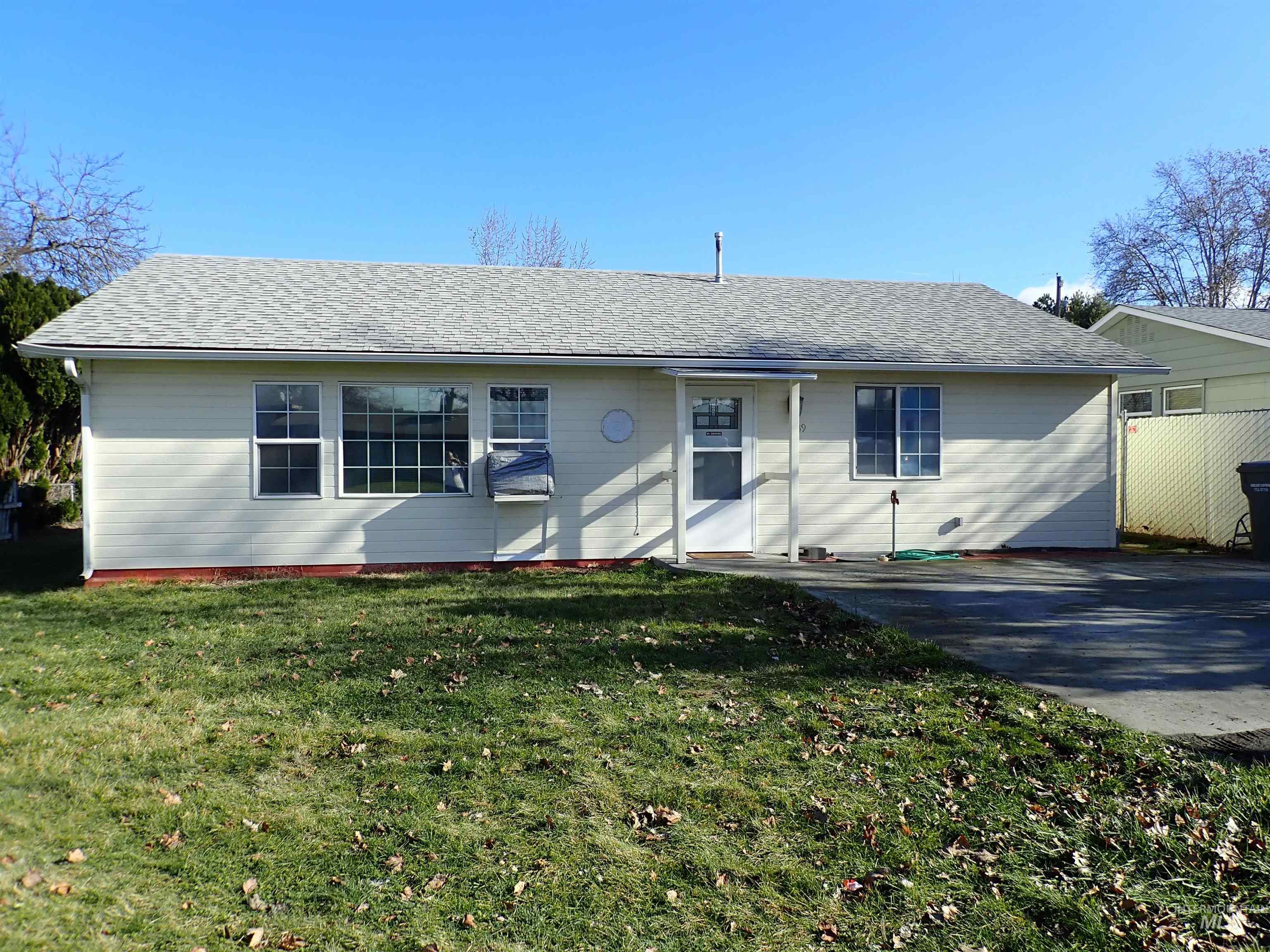 1039 15th St, Clarkston, Washington 99403, 2 Bedrooms, 2 Bathrooms, Residential For Sale, Price $305,000, 98969786