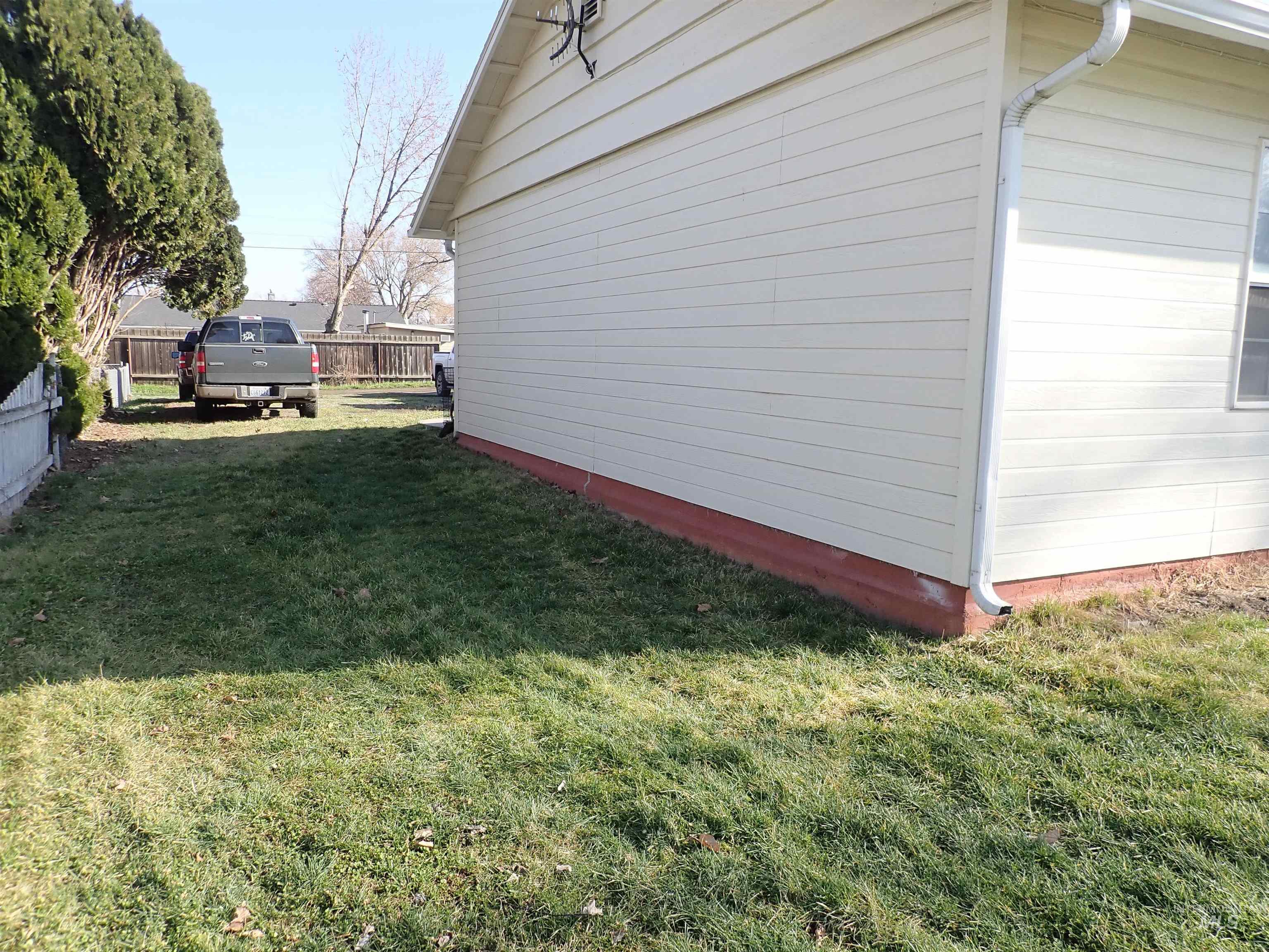 1039 15th St, Clarkston, Washington 99403, 2 Bedrooms, 2 Bathrooms, Residential For Sale, Price $305,000, 98969786