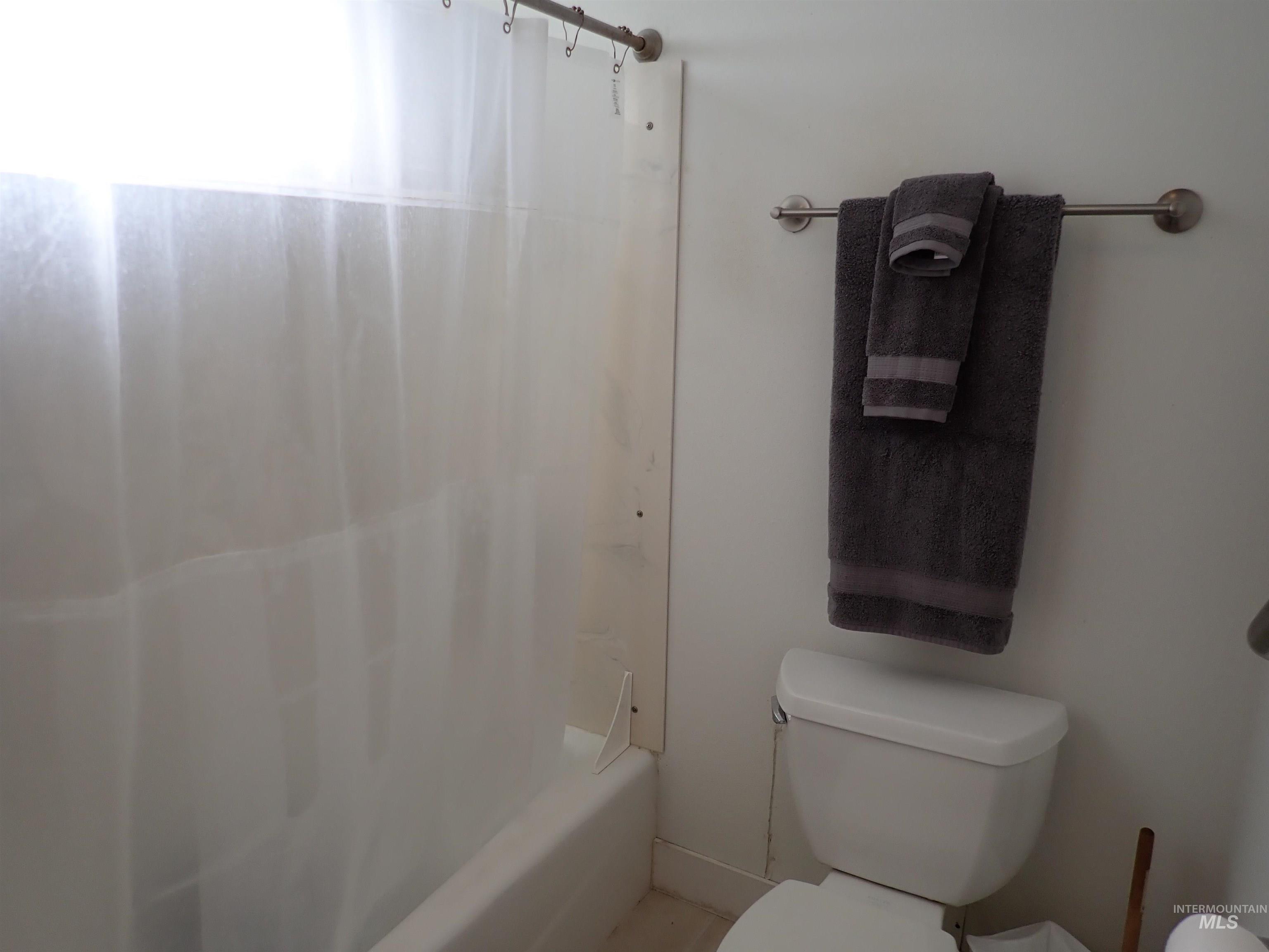 1039 15th St, Clarkston, Washington 99403, 2 Bedrooms, 2 Bathrooms, Residential For Sale, Price $305,000, 98969786