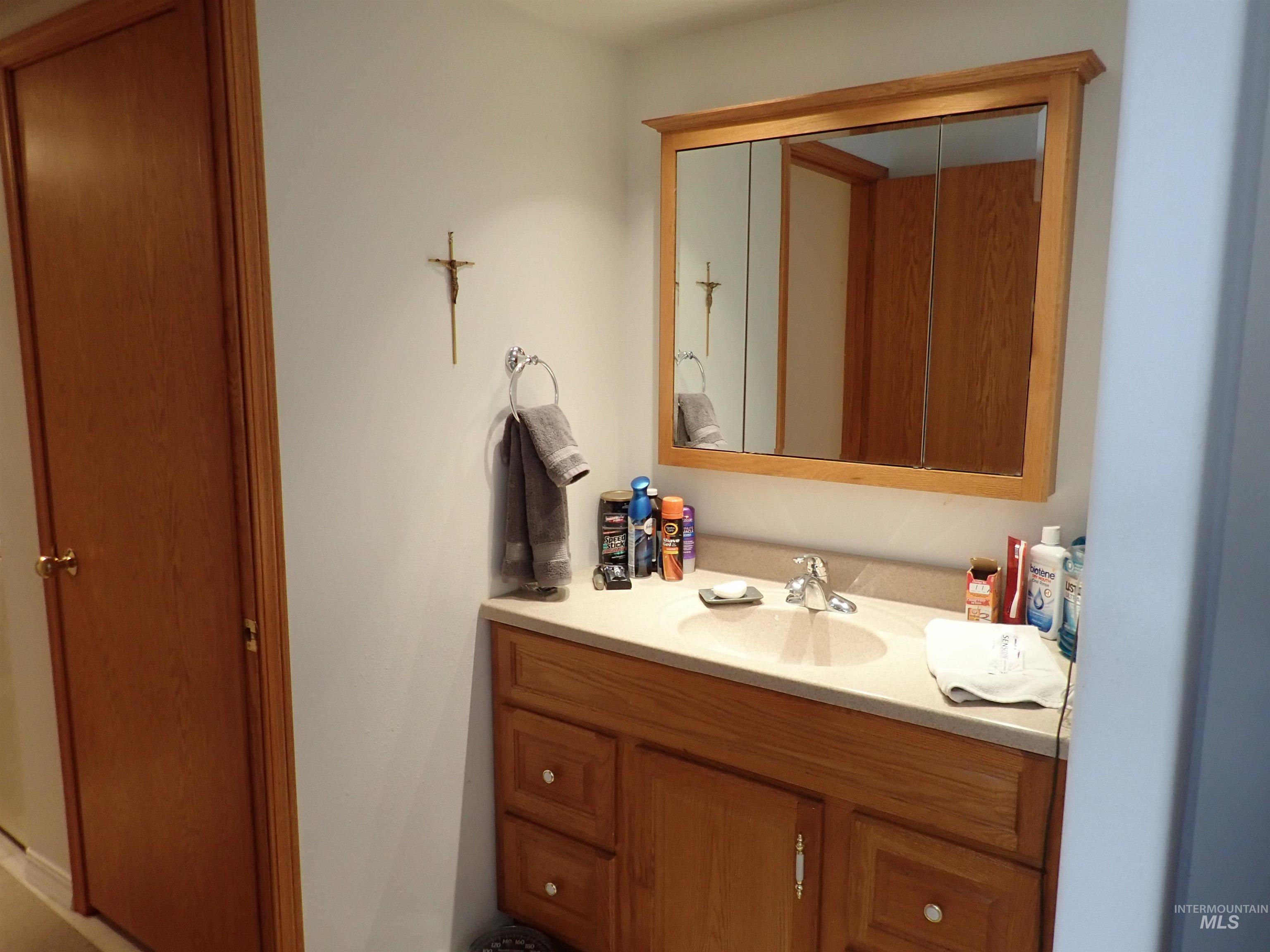 1039 15th St, Clarkston, Washington 99403, 2 Bedrooms, 2 Bathrooms, Residential For Sale, Price $305,000, 98969786