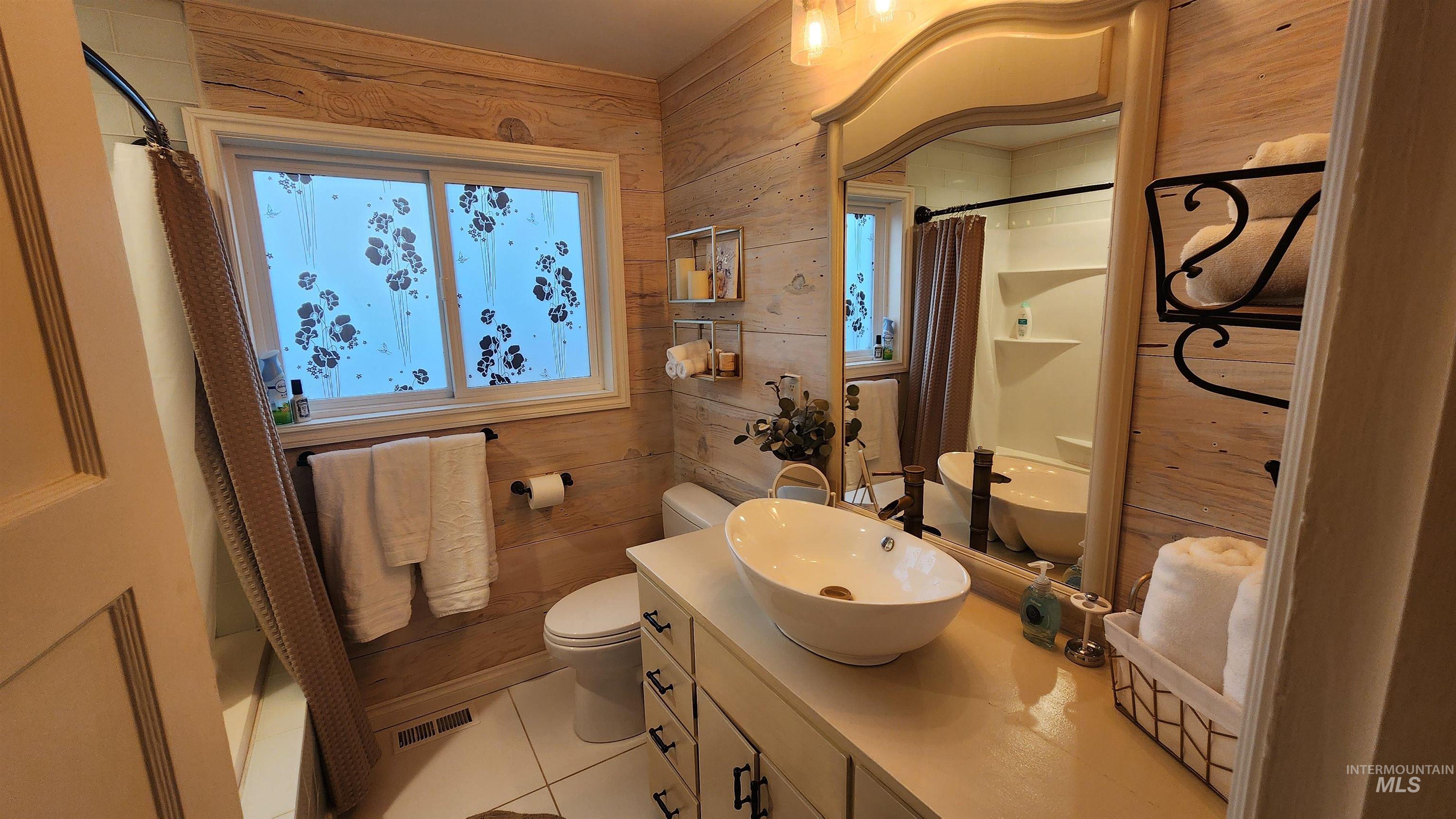 1611 Grelle Ave, Lewiston, Idaho 83501, 3 Bedrooms, 2 Bathrooms, Residential For Sale, Price $349,000, 98969790