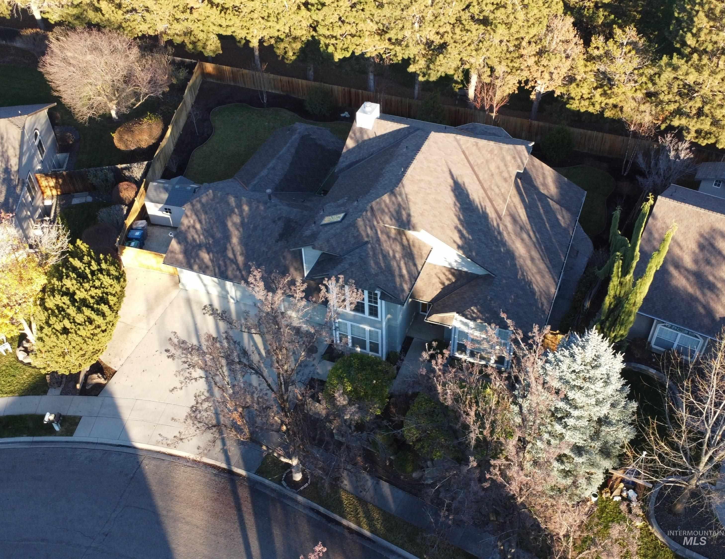 7736 W Bayhill St., Boise, Idaho 83704, 5 Bedrooms, 4 Bathrooms, Residential For Sale, Price $675,500,MLS 98969794