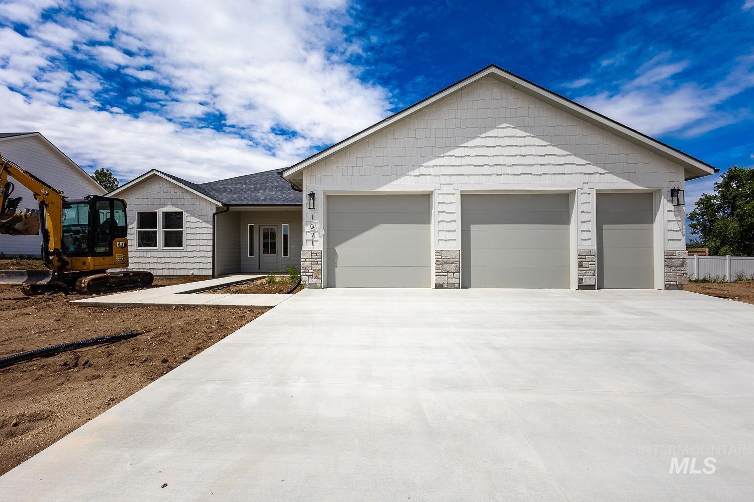 1071 W Afton Ct., Kuna, Idaho 83634, 4 Bedrooms, 2.5 Bathrooms, Residential For Sale, Price $585,000, 98969803