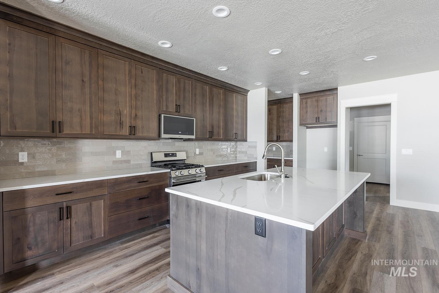 1071 W Afton Ct., Kuna, Idaho 83634, 4 Bedrooms, 2.5 Bathrooms, Residential For Sale, Price $585,000, 98969803
