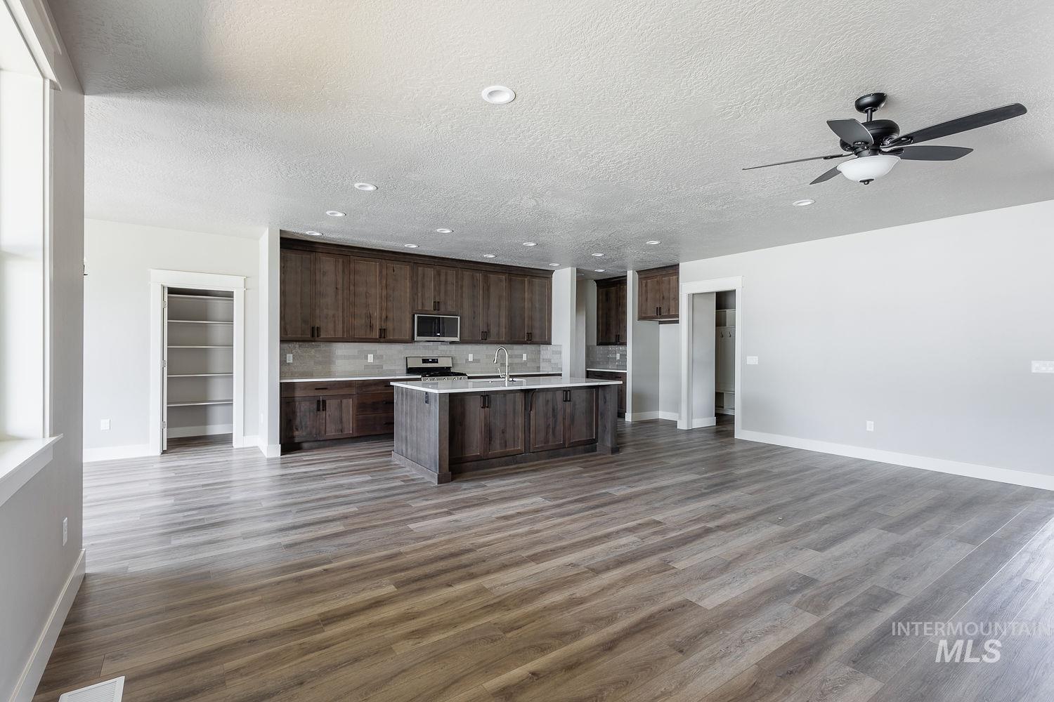 1071 W Afton Ct., Kuna, Idaho 83634, 4 Bedrooms, 2.5 Bathrooms, Residential For Sale, Price $585,000, 98969803