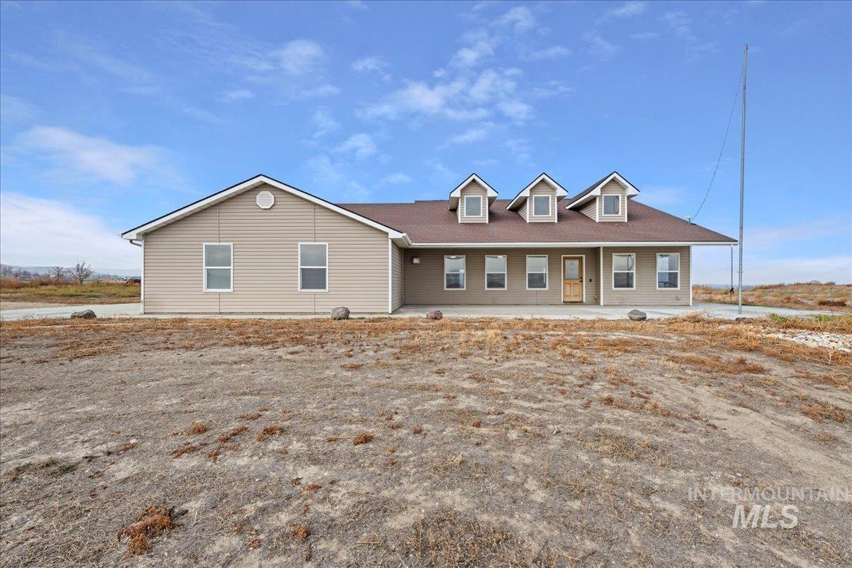 View of front facade with a porch