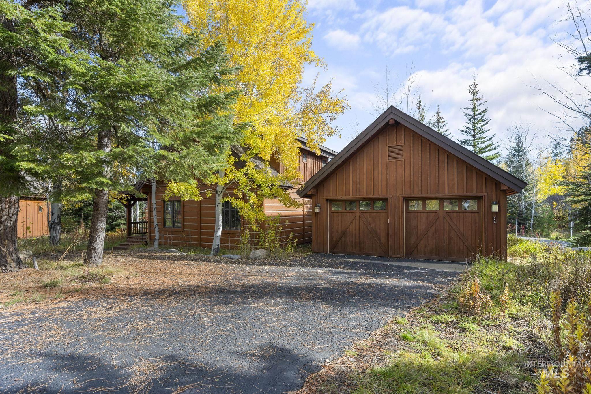 114 Twin Creeks, Donnelly, Idaho 83615, 3 Bedrooms, 3 Bathrooms, Residential For Sale, Price $1,589,000,MLS 98969809