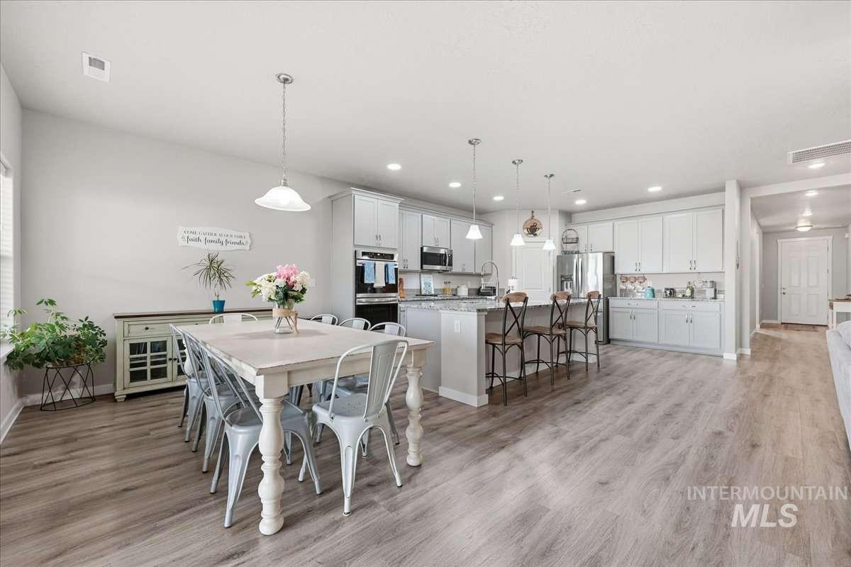 12076 W Terrazzo Dr, Nampa, Idaho 73651, 3 Bedrooms, 2 Bathrooms, Residential For Sale, Price $448,500, 98969812