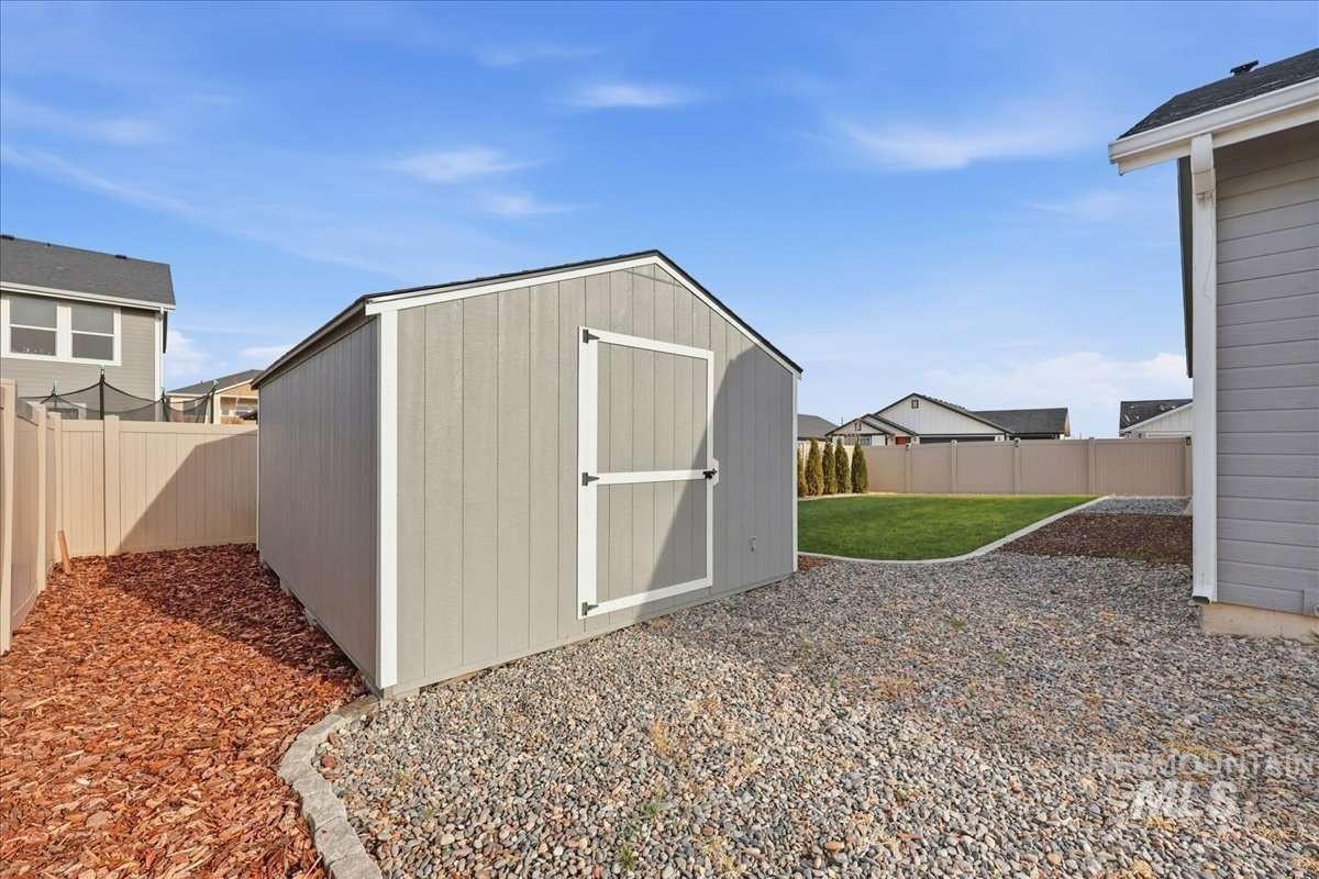 12076 W Terrazzo Dr, Nampa, Idaho 73651, 3 Bedrooms, 2 Bathrooms, Residential For Sale, Price $448,500, 98969812