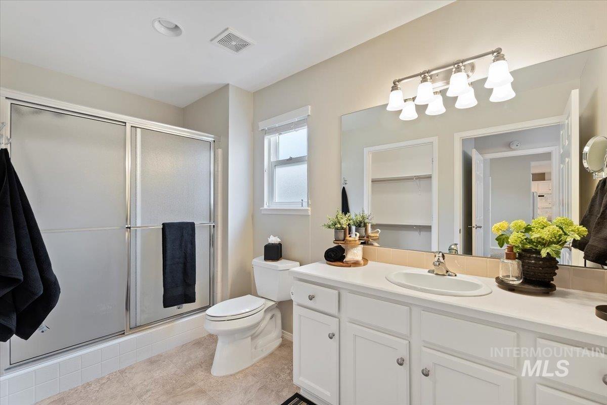 1875 N Buena Vista Ave, Meridian, Idaho 83646, 2 Bedrooms, 2 Bathrooms, Residential For Sale, Price $362,500,MLS 98969821