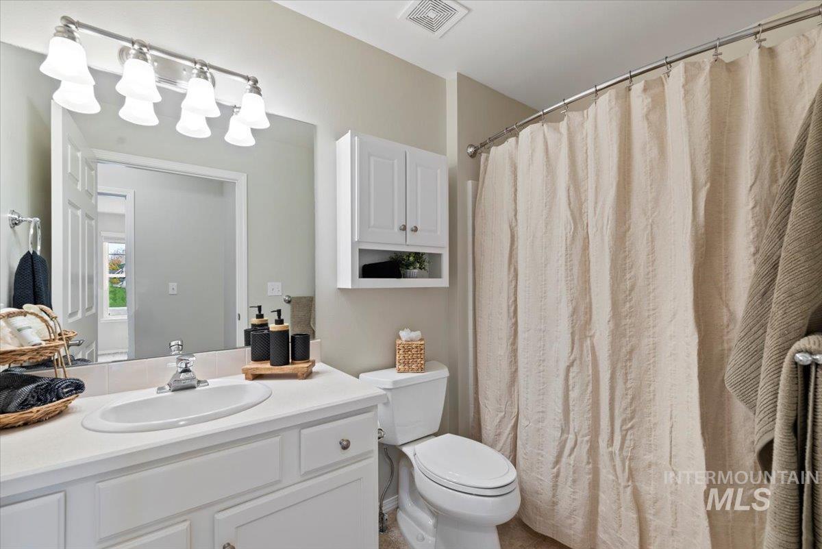 1875 N Buena Vista Ave, Meridian, Idaho 83646, 2 Bedrooms, 2 Bathrooms, Residential For Sale, Price $362,500,MLS 98969821