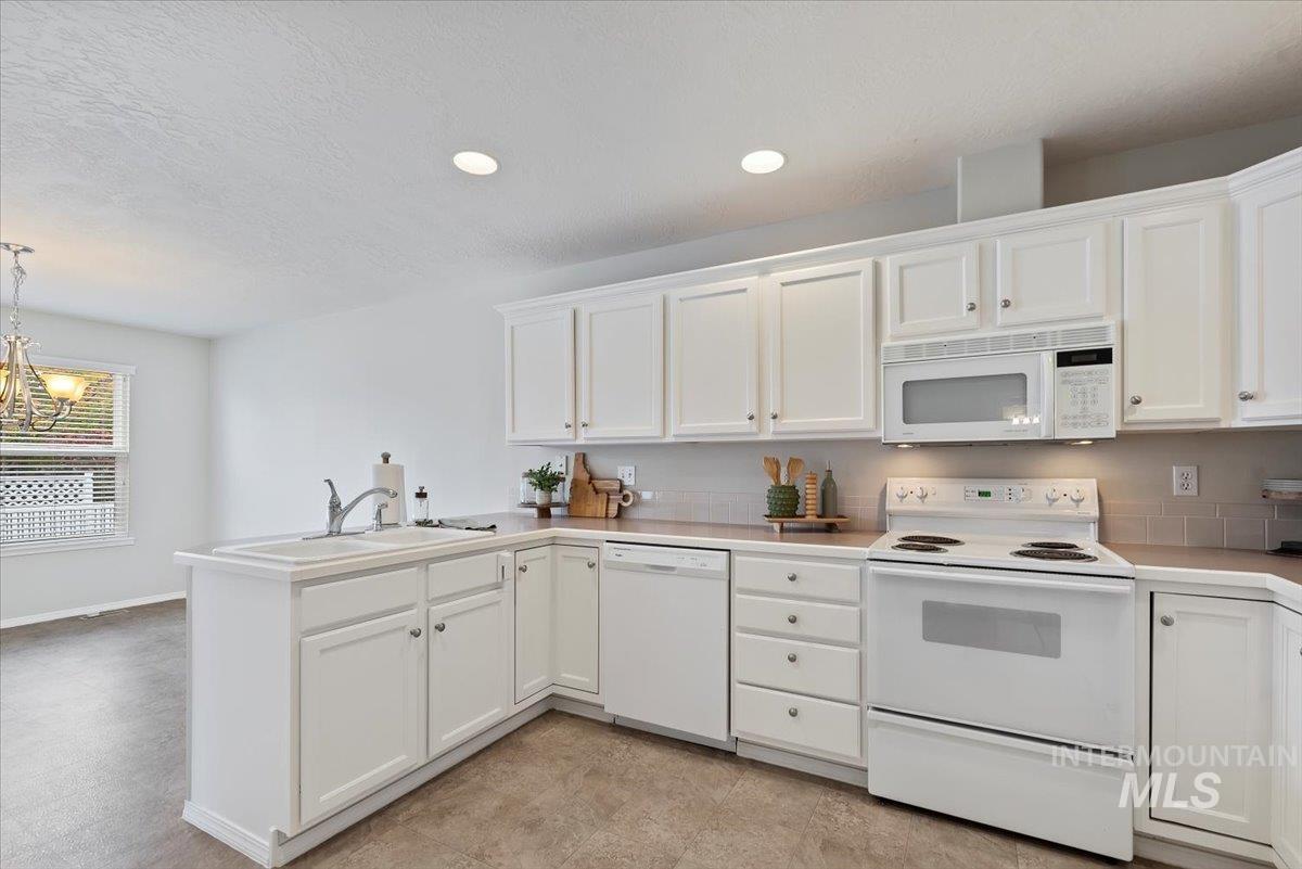 1875 N Buena Vista Ave, Meridian, Idaho 83646, 2 Bedrooms, 2 Bathrooms, Residential For Sale, Price $362,500,MLS 98969821