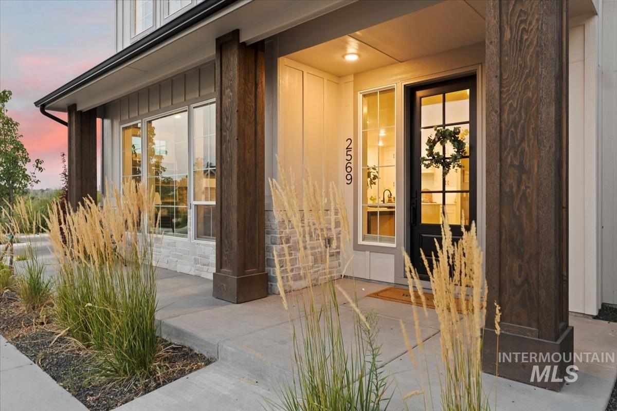 2569 S New Haven Ln., Boise, Idaho 83716, 3 Bedrooms, 2.5 Bathrooms, Residential For Sale, Price $789,900,MLS 98969822