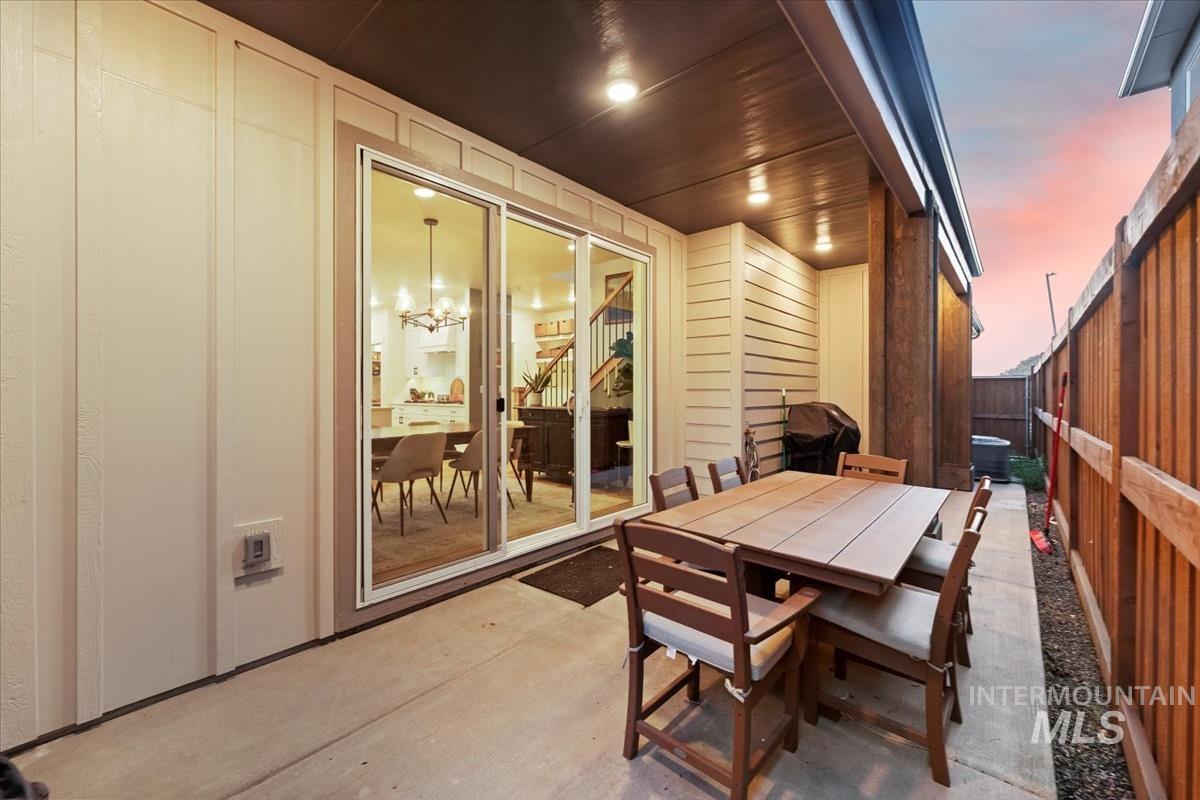 2569 S New Haven Ln., Boise, Idaho 83716, 3 Bedrooms, 2.5 Bathrooms, Residential For Sale, Price $789,900,MLS 98969822