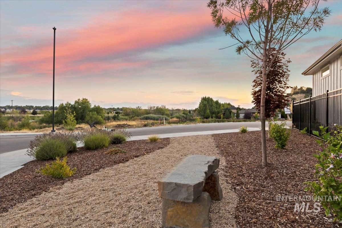 2569 S New Haven Ln., Boise, Idaho 83716, 3 Bedrooms, 2.5 Bathrooms, Residential For Sale, Price $789,900,MLS 98969822