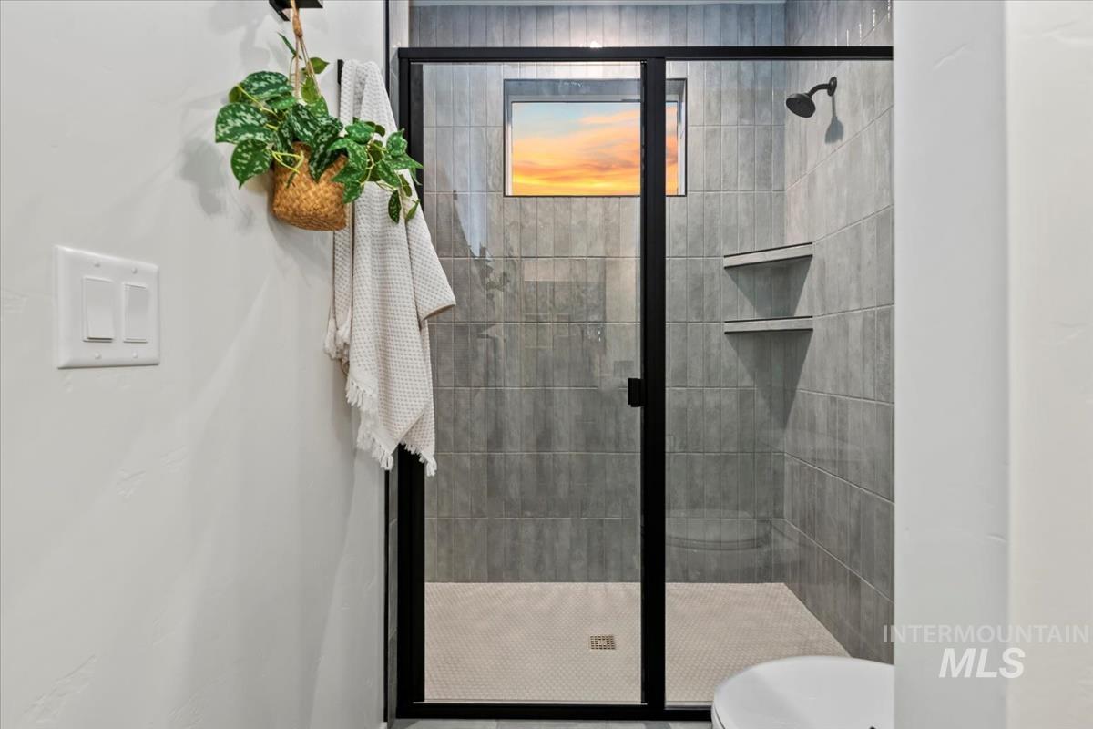 1713 N 31st St, Boise, Idaho 83703, 3 Bedrooms, 3 Bathrooms, Residential For Sale, Price $749,900,MLS 98969828