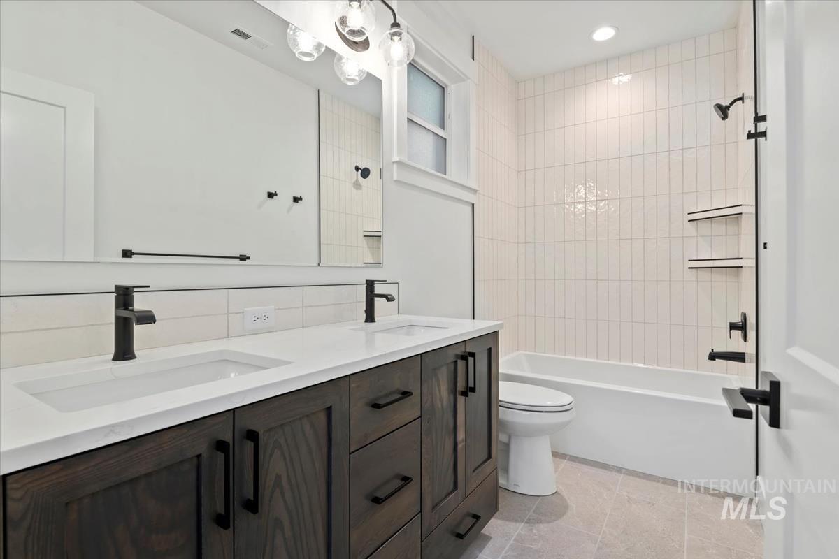 1715 N 31st St, Boise, Idaho 83703, 3 Bedrooms, 3.5 Bathrooms, Residential For Sale, Price $749,900,MLS 98969833