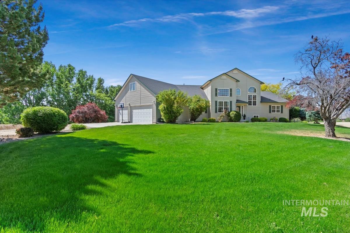 408 Hill RD S, Melba, Idaho 83641, 5 Bedrooms, 3.5 Bathrooms, Residential For Sale, Price $909,900, 98969843