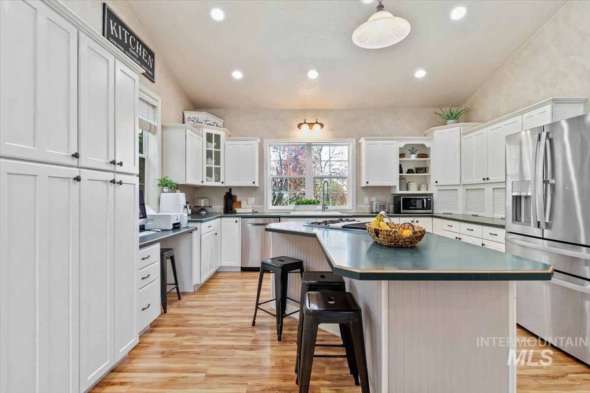 408 Hill RD S, Melba, Idaho 83641, 5 Bedrooms, 3.5 Bathrooms, Residential For Sale, Price $909,900, 98969843