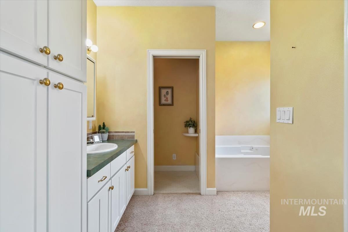 408 Hill RD S, Melba, Idaho 83641, 5 Bedrooms, 3.5 Bathrooms, Residential For Sale, Price $909,900, 98969843